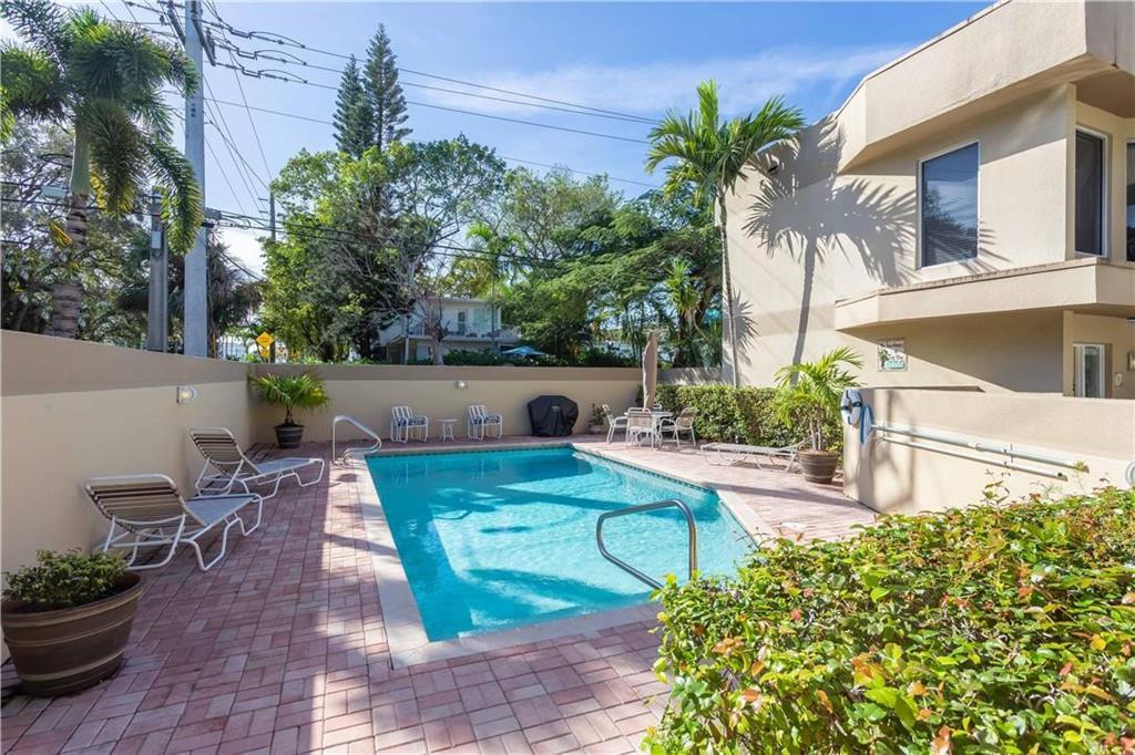 3BR – Townhouse at 101 SE 15th Avenue #H