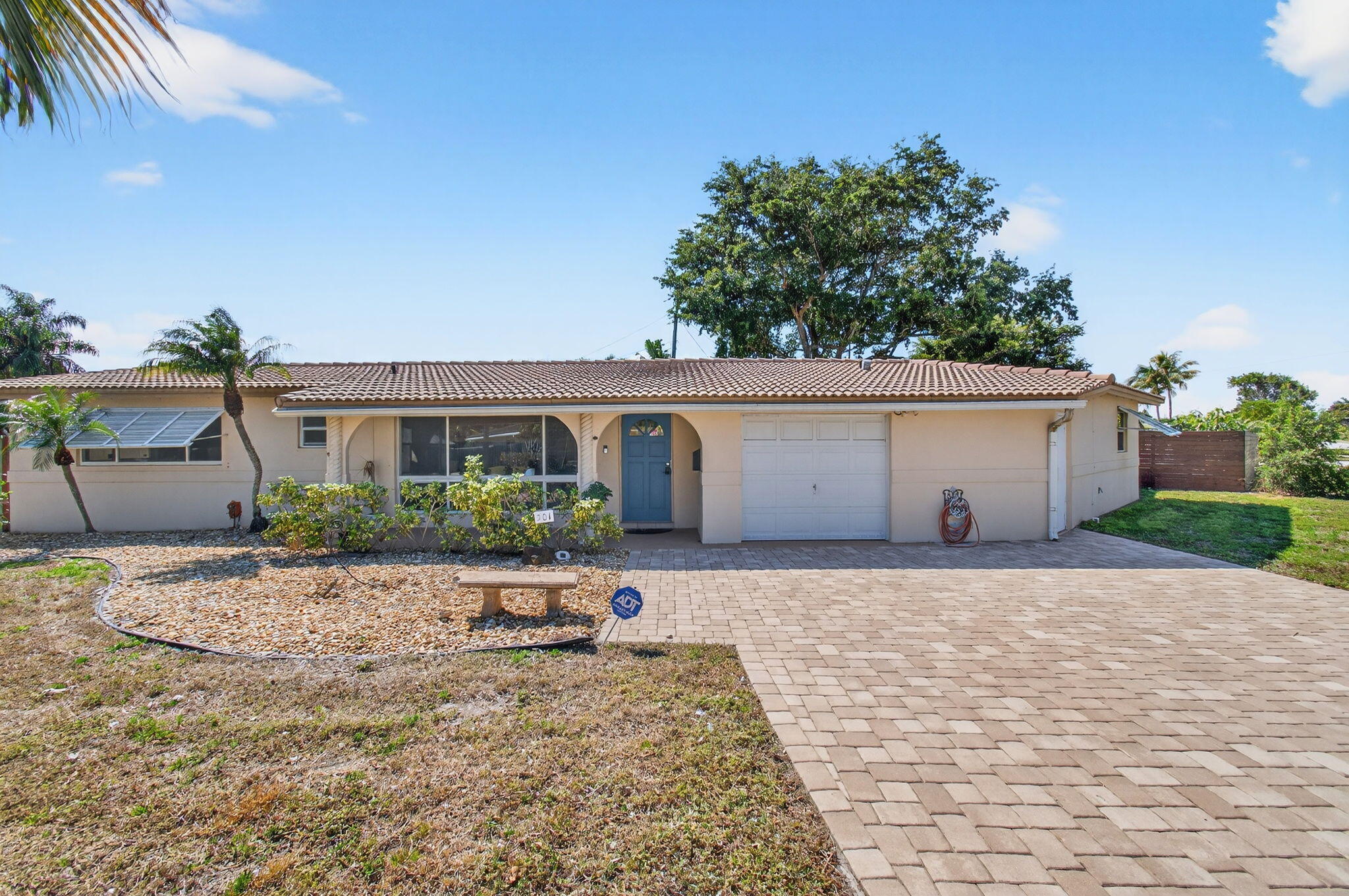 3BR – SingleFamilyResidence at 301 SE 8th Avenue