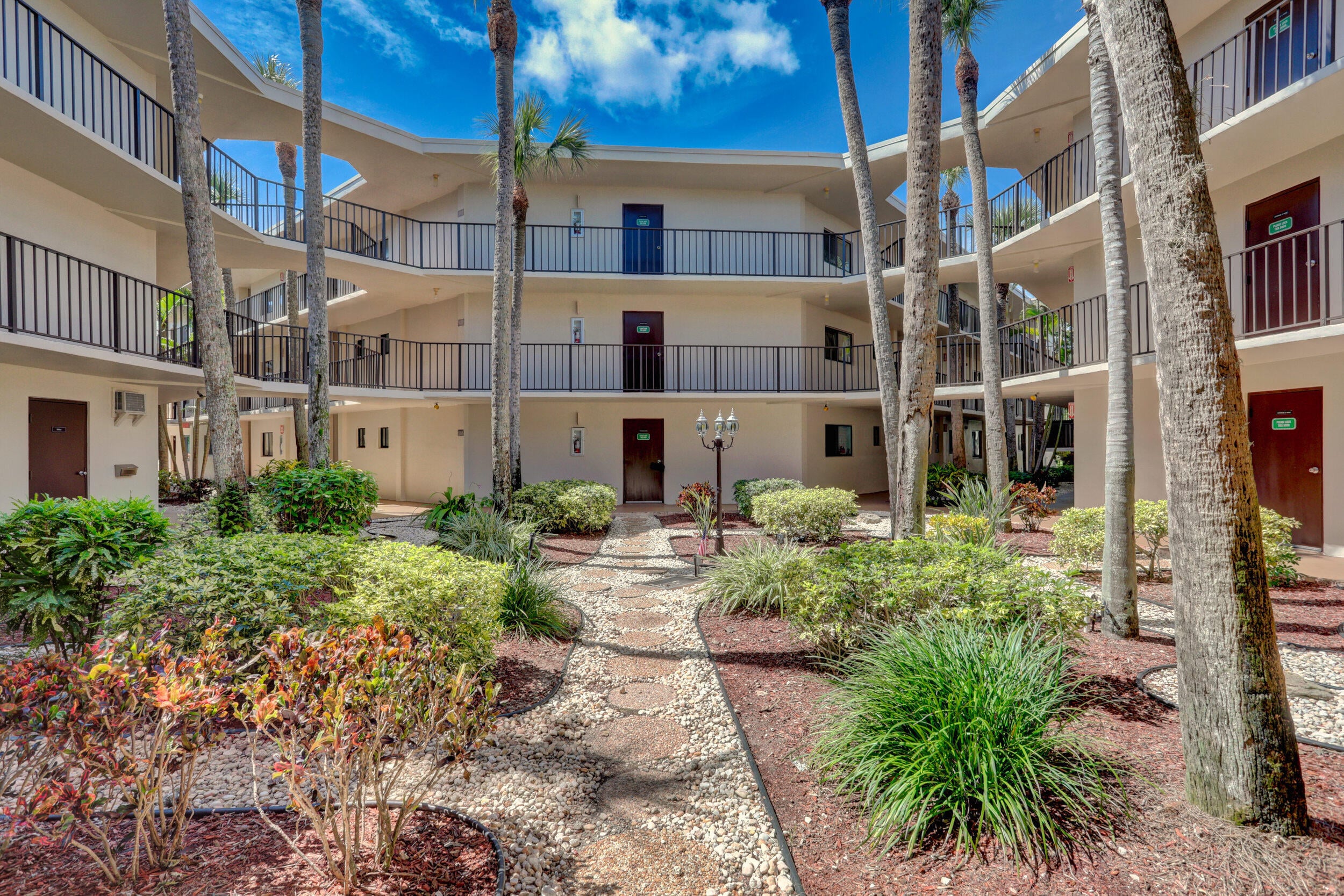 2BR – Condominium at 5370 Las Verdes Circle #324
