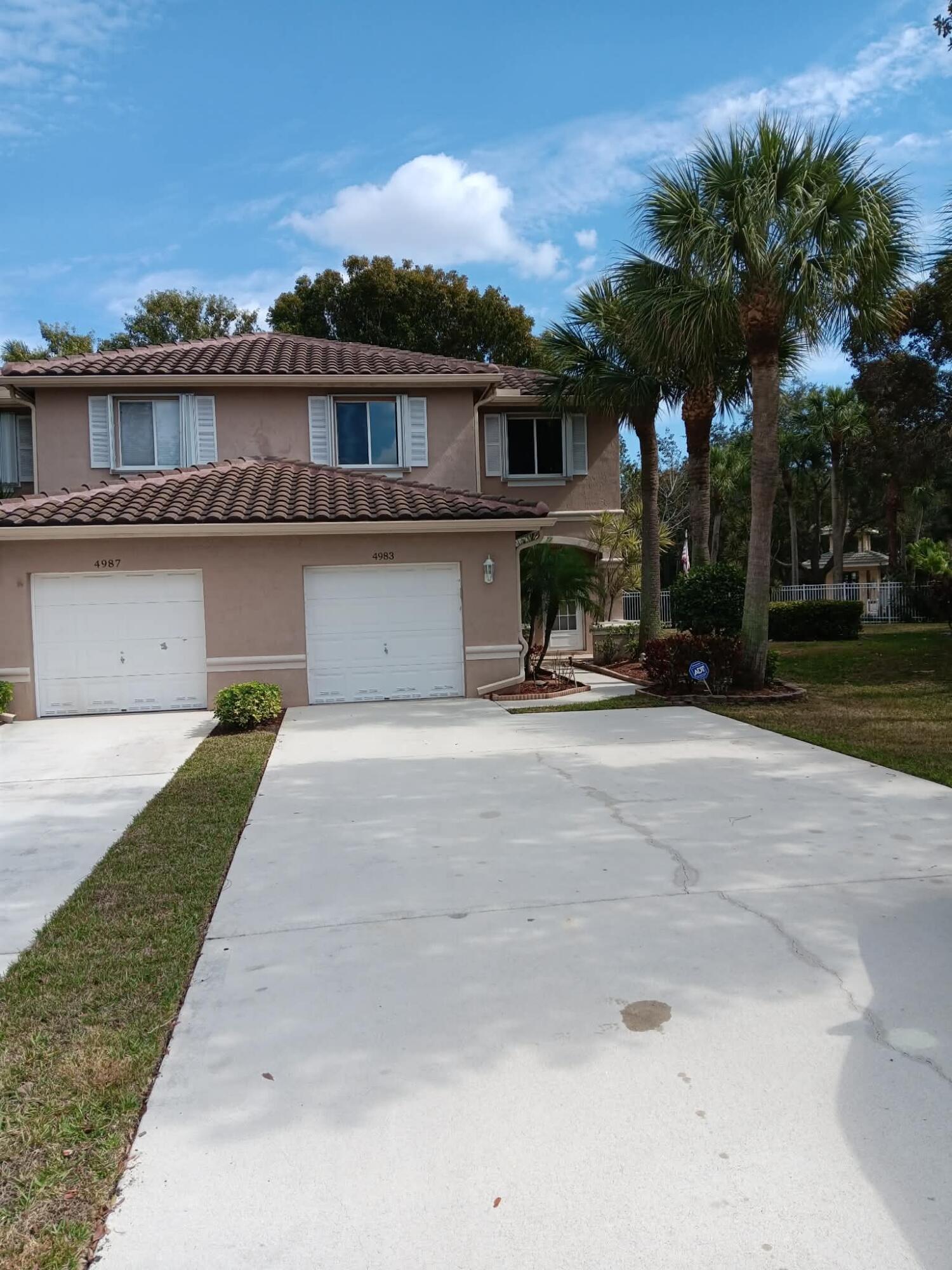 3BR – Townhouse at 4983 W Pinemore Lane #4983