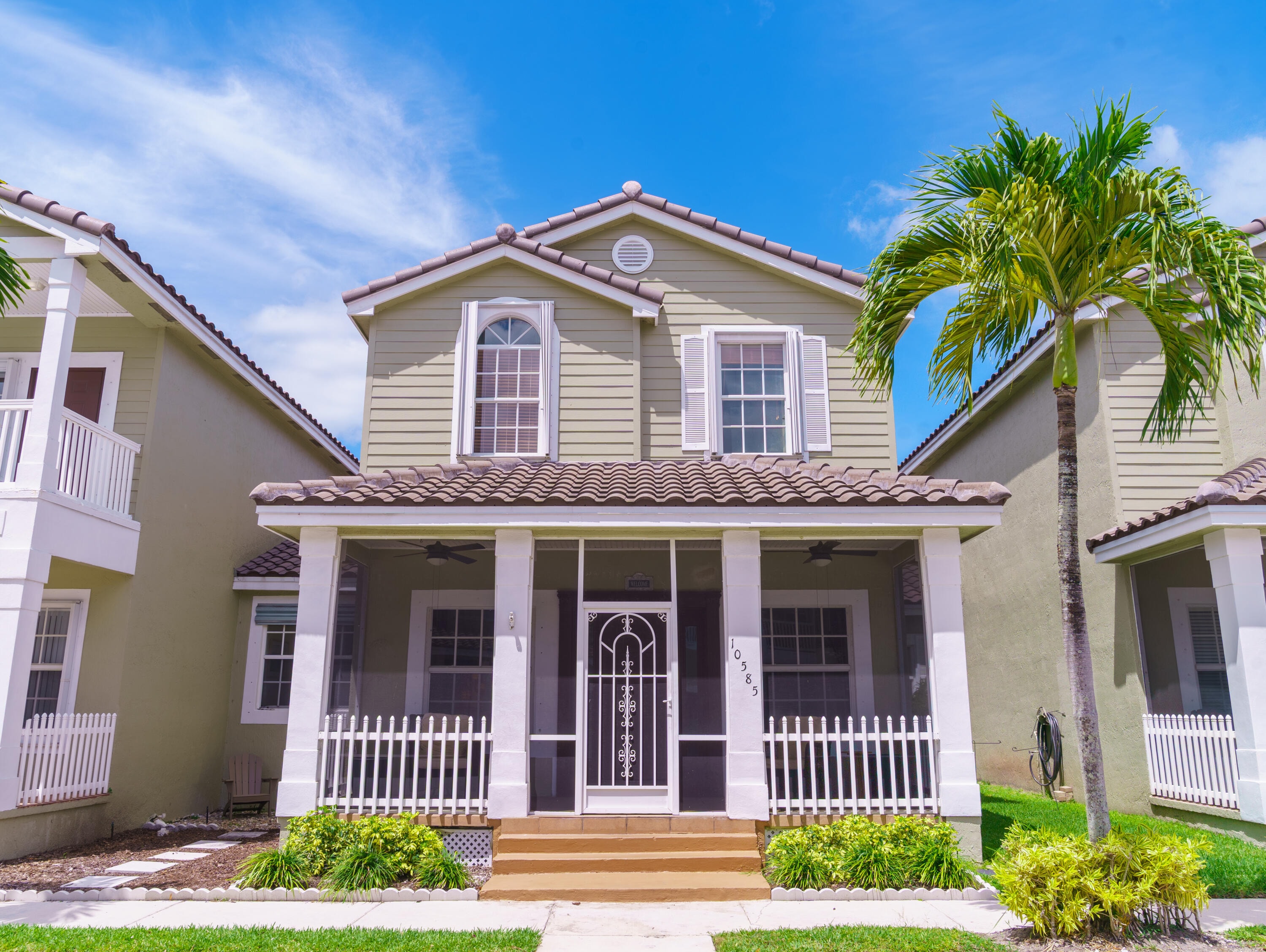 3BR – Townhouse at 10585 NW 56th Place