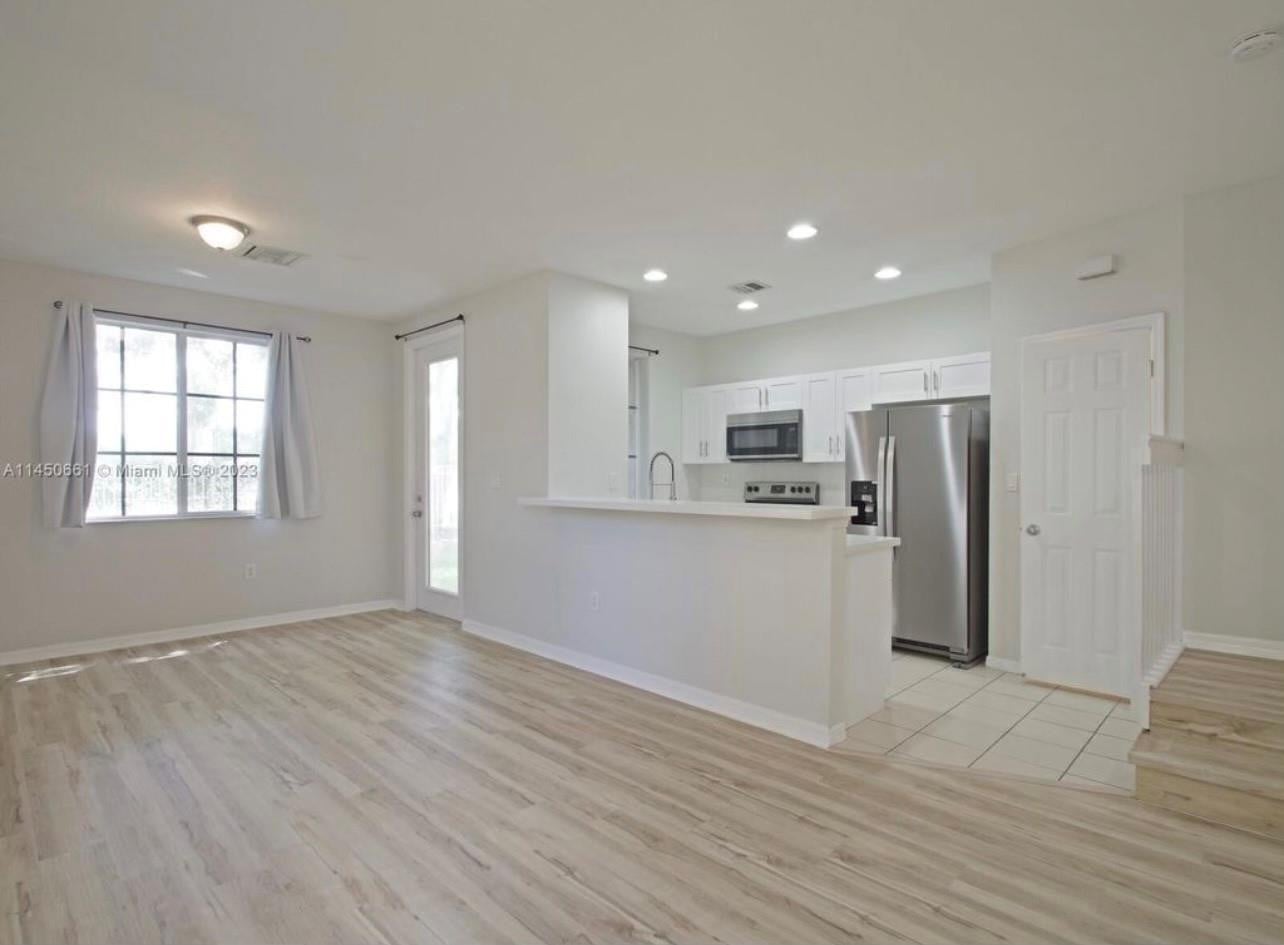 2BR – Townhouse at 6030 SW 19th Place