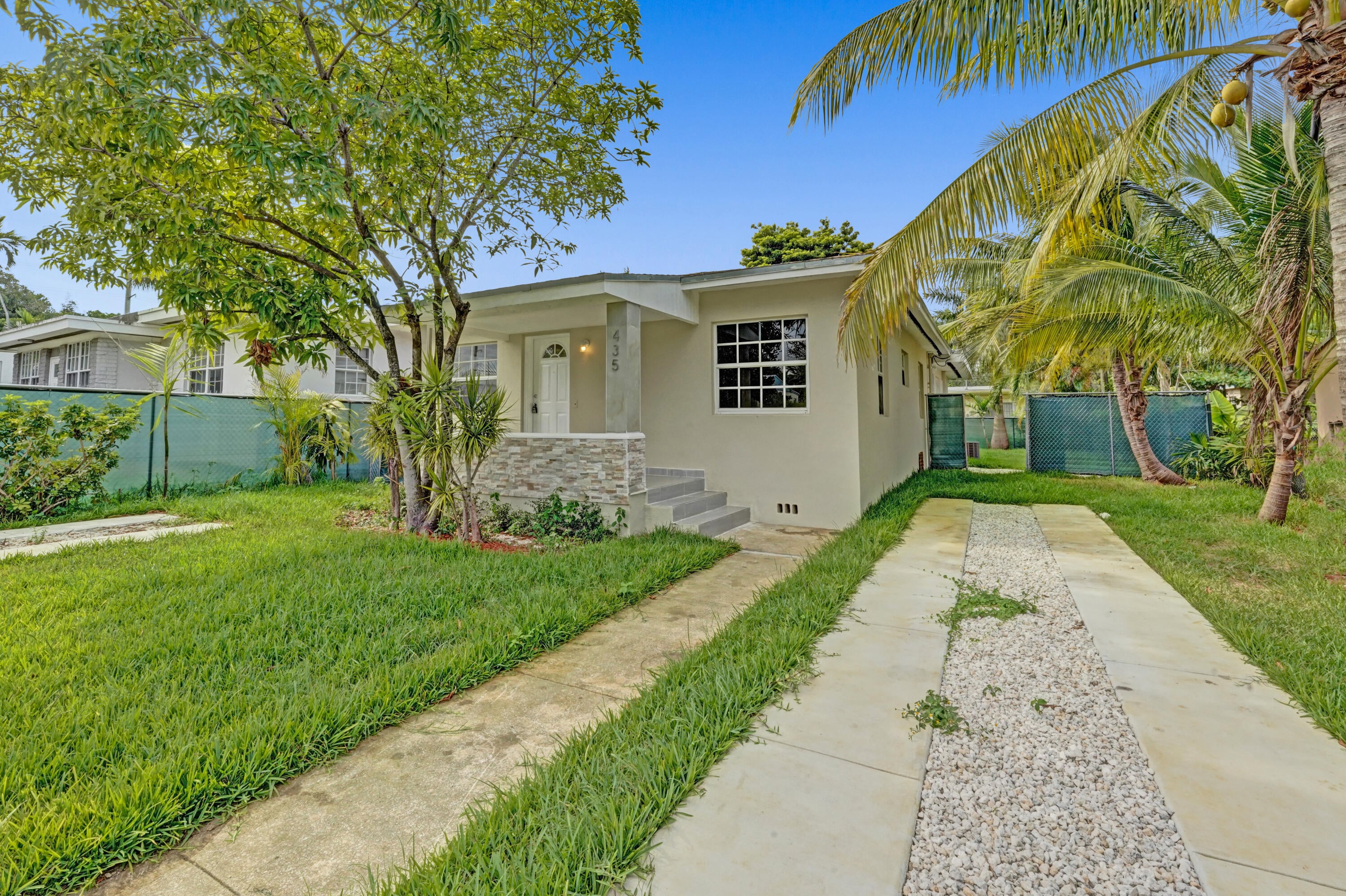 2BR – SingleFamilyResidence at 435 NW 82nd Terrace #2