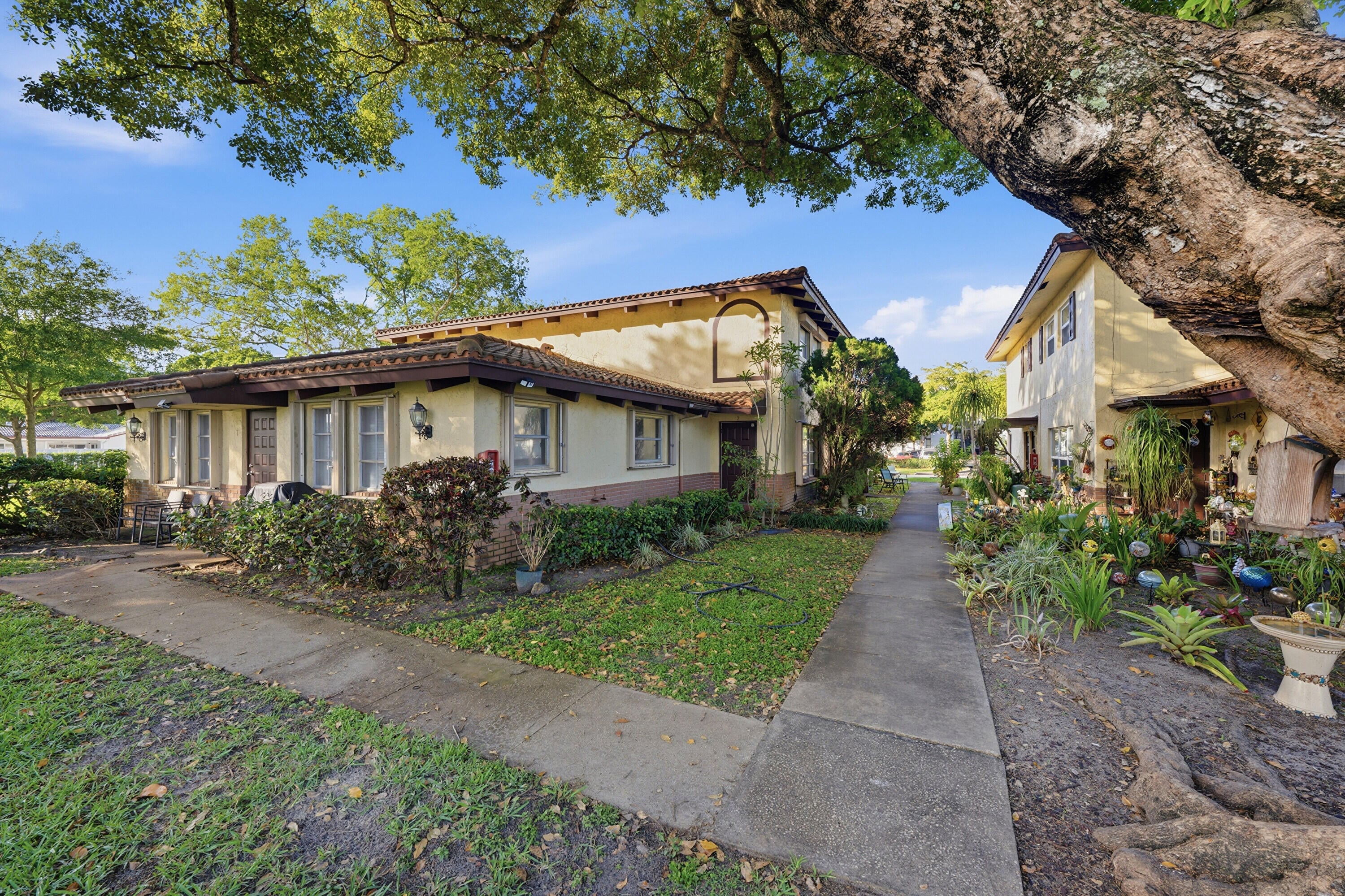 2BR – Townhouse at 8811 NW 28th Drive #1-2