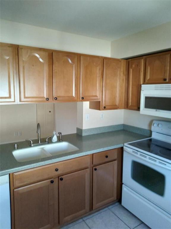 2BR – Condominium at 115 Gardens Drive #202