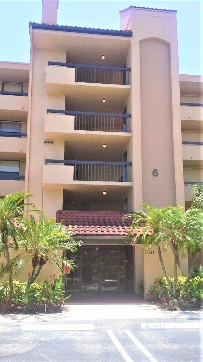 2BR – Condominium at 750 Egret Circle #6404