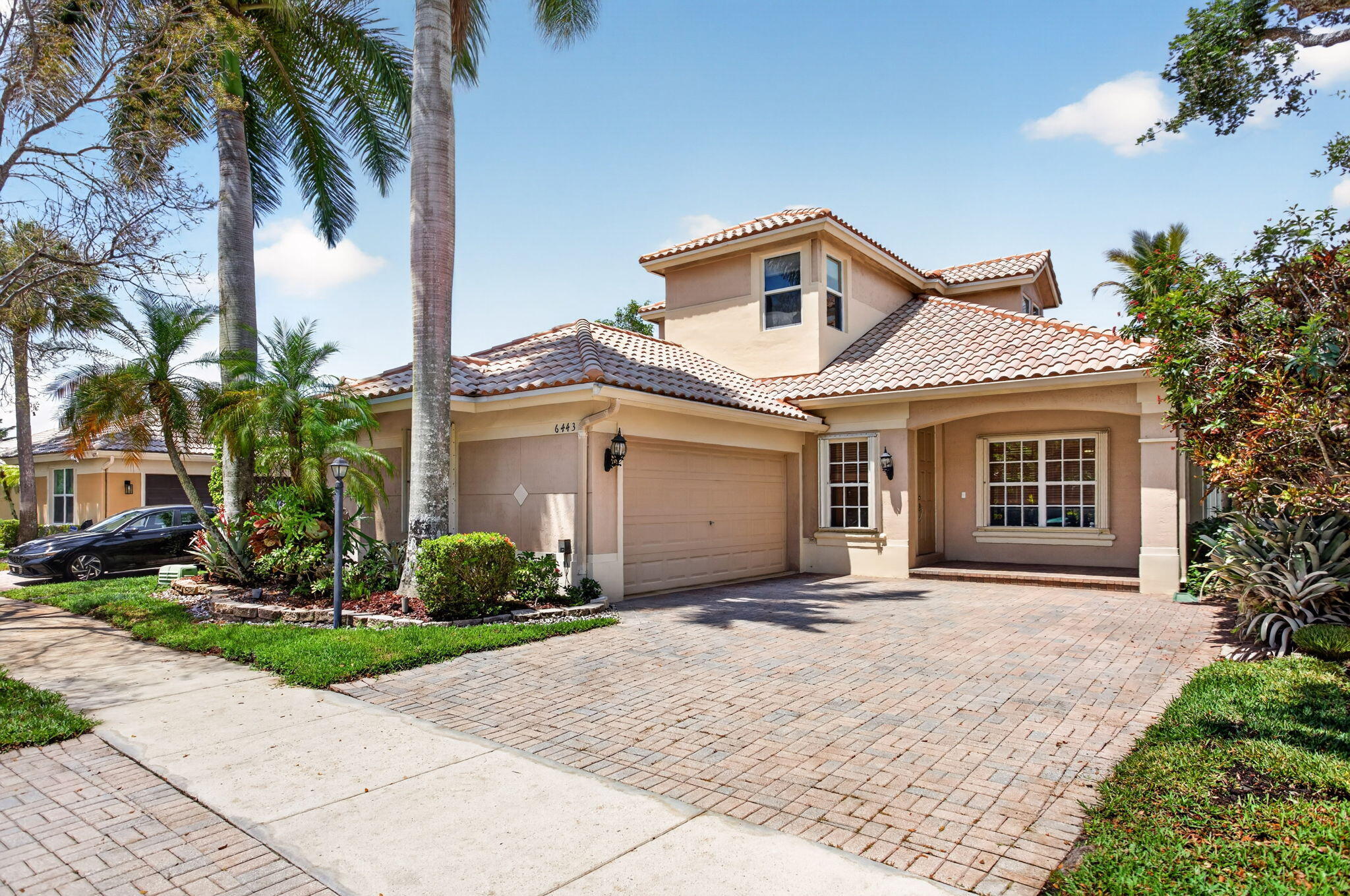 4BR – SingleFamilyResidence at 6443 NW 110th Avenue