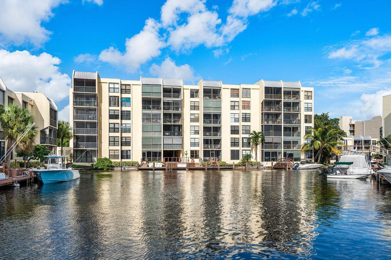 2BR – Condominium at 9 Royal Palm Way #106