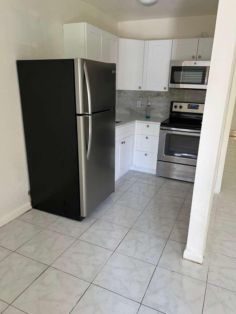 2BR – Apartment at 700 NW 3rd Avenue #1-8