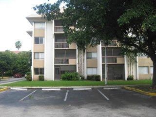 3BR – Condominium at 701 N Pine Island Road #304