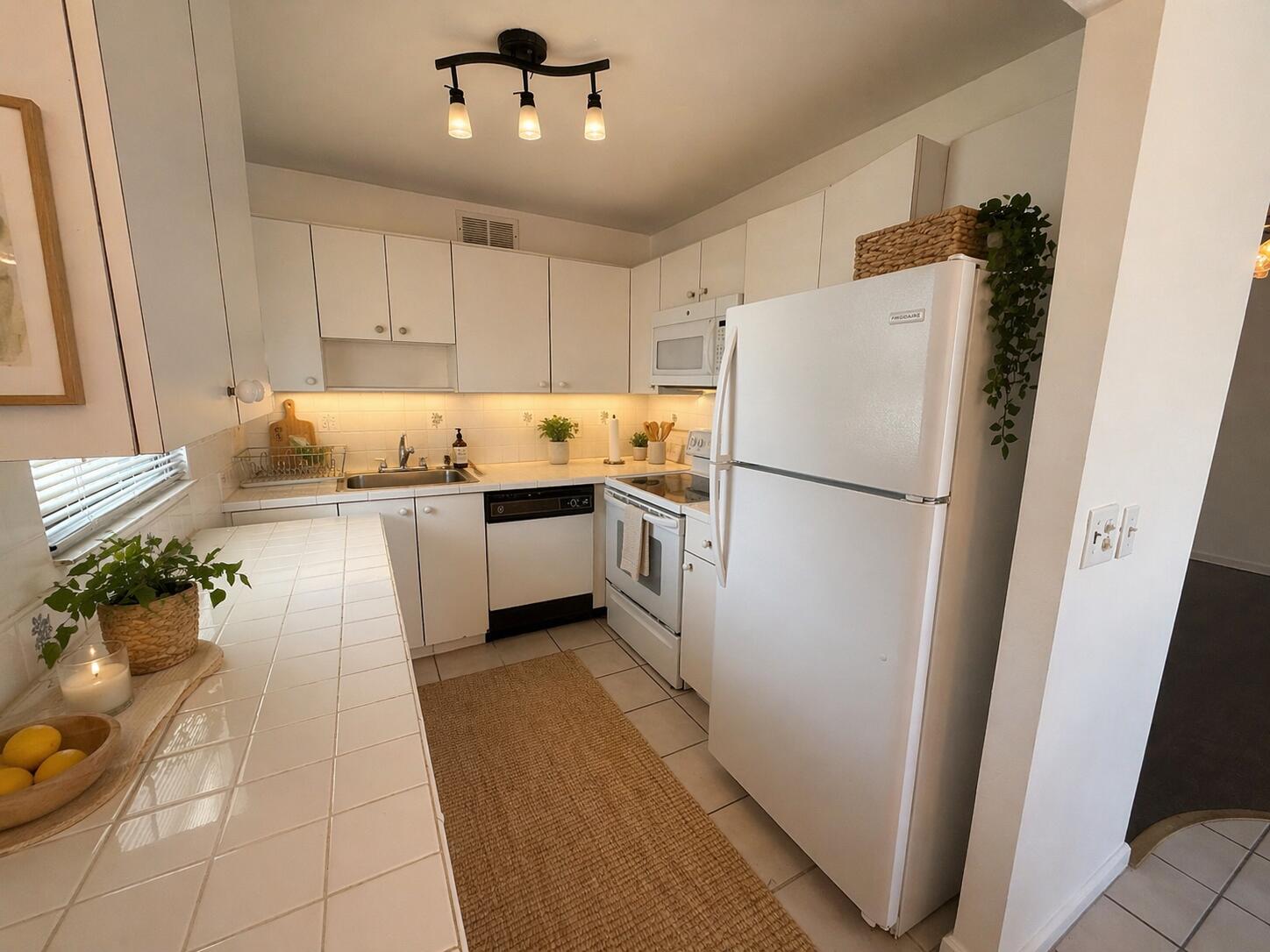 2BR – Condominium at 516 Saxony K
