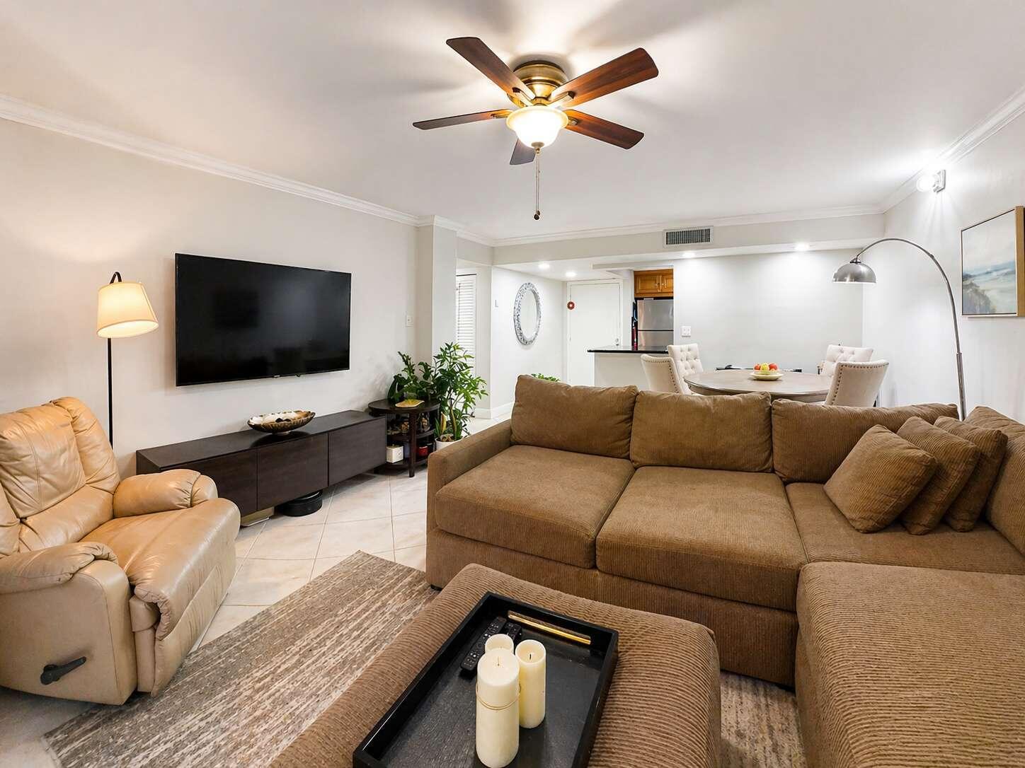 2BR – Condominium at 5160 Las Verdes Circle #103
