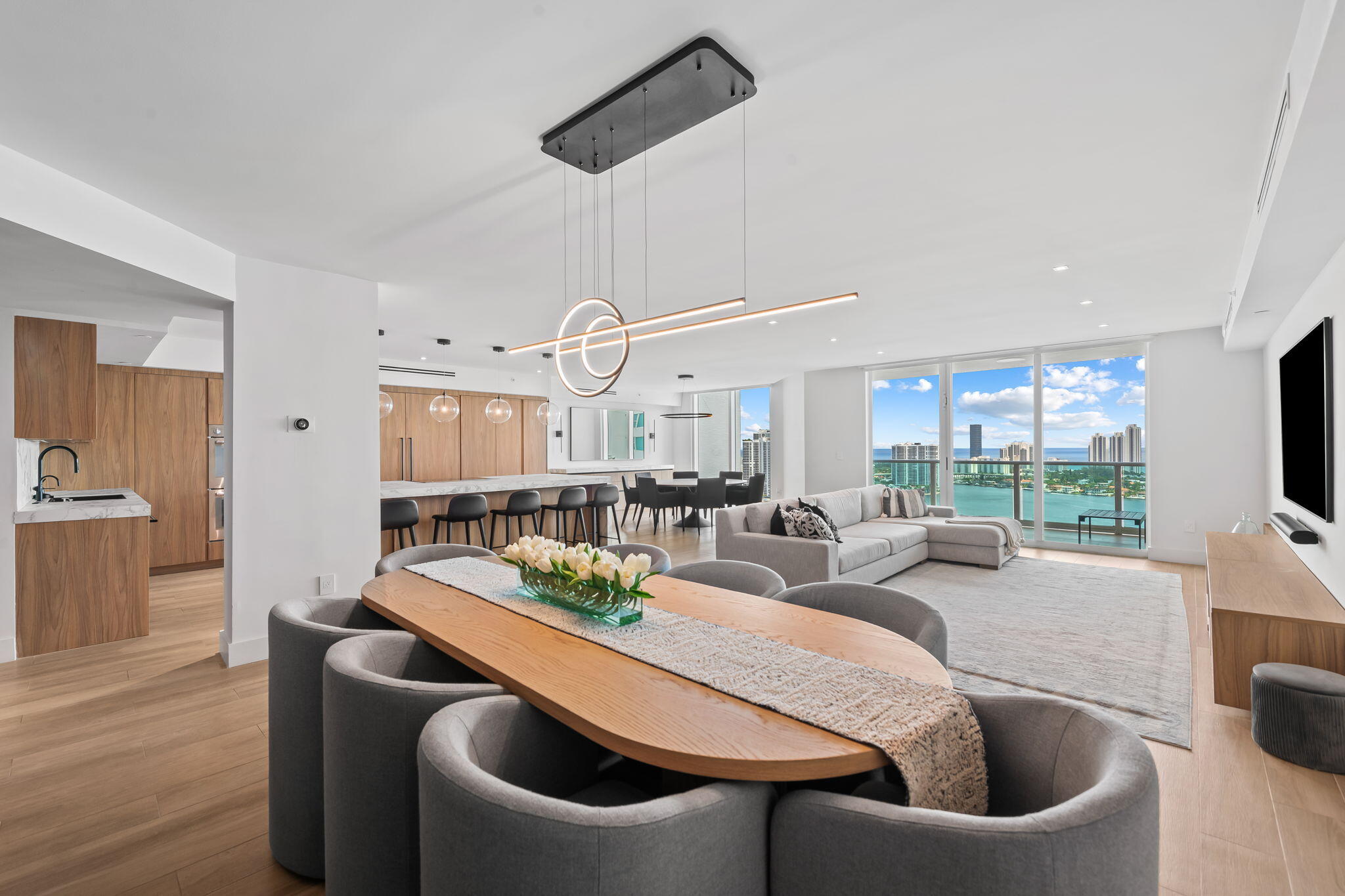 4BR – Condominium at 3301 NE 183rd Street #2906