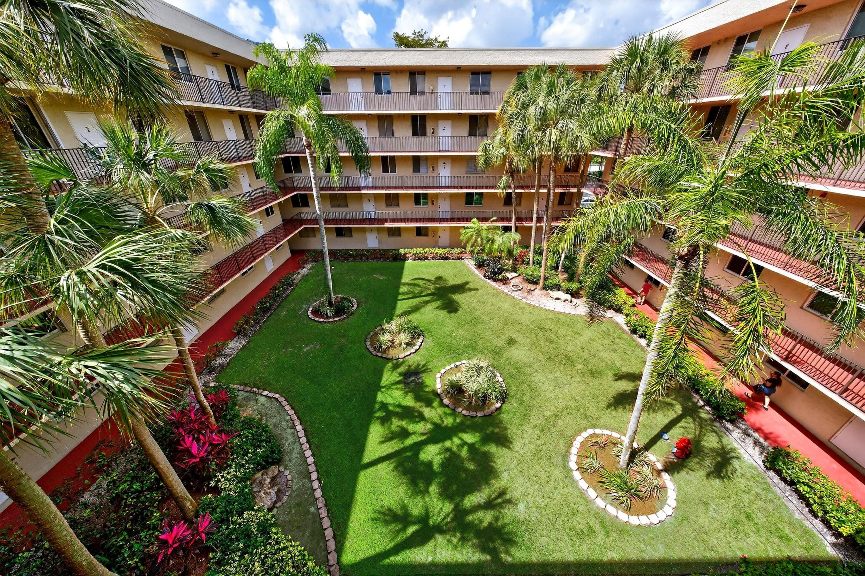 2BR – Condominium at 3223 Riverside Drive #C-406