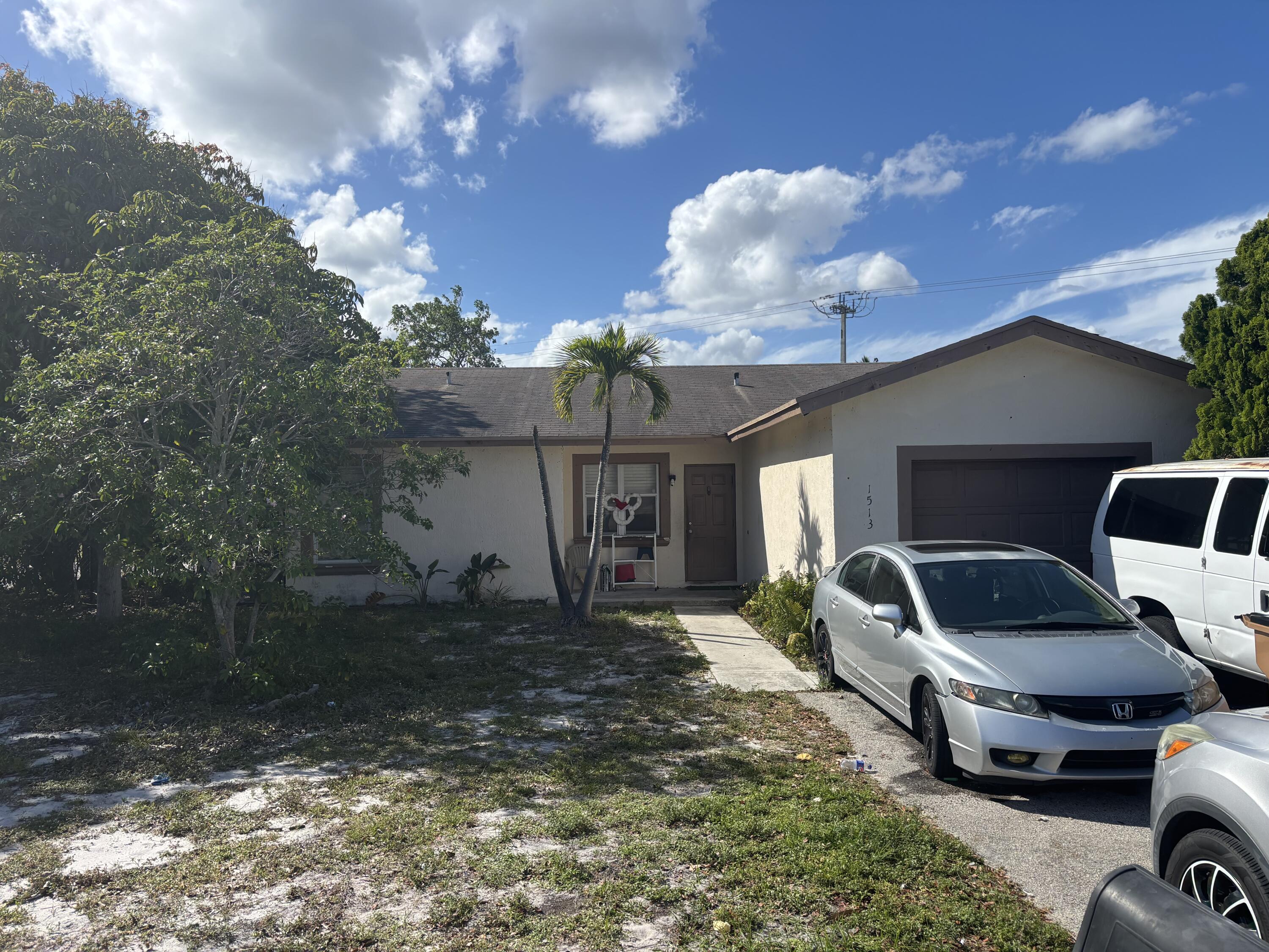 3BR – SingleFamilyResidence at 1513 SW 3rd Terrace