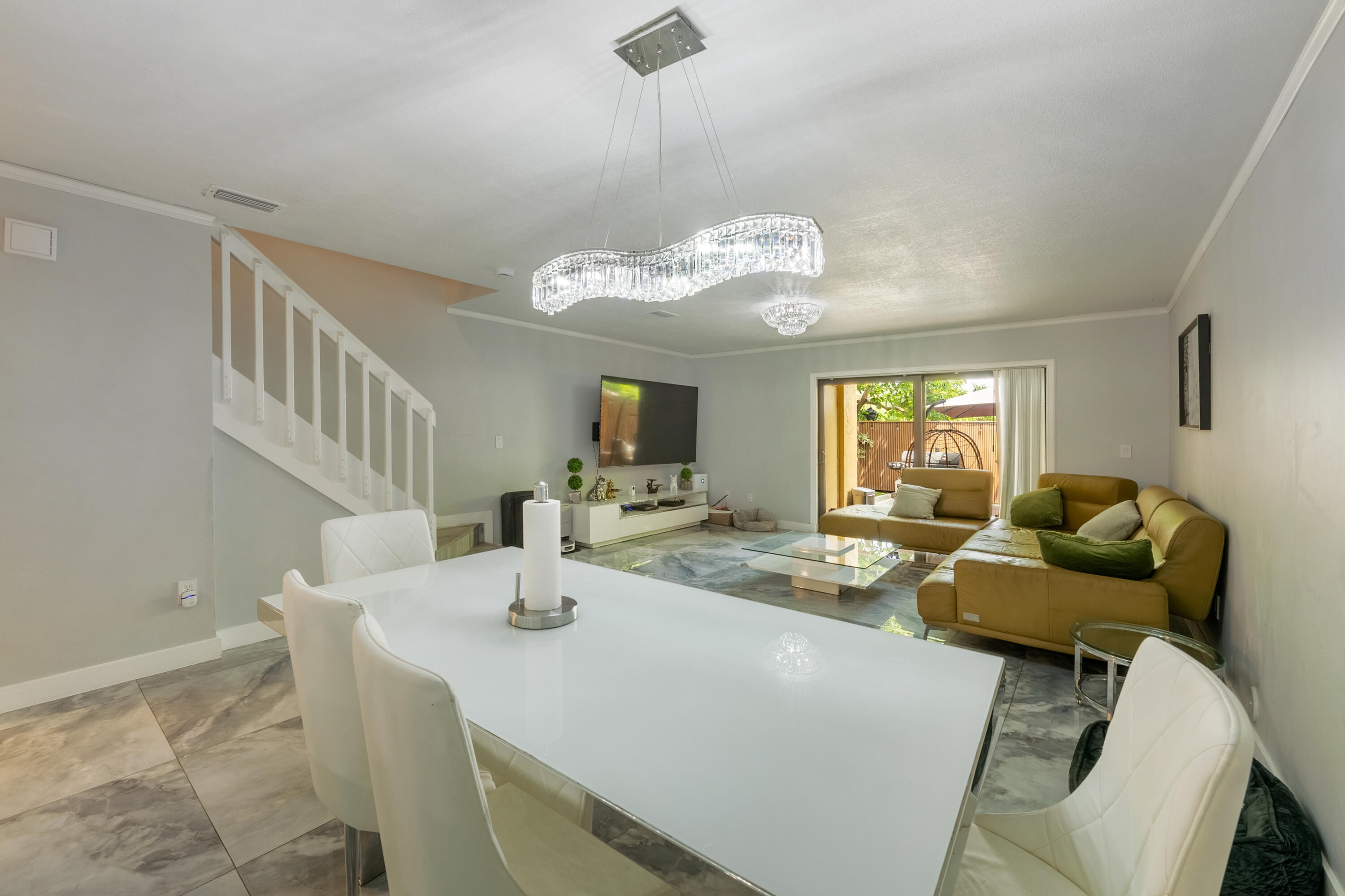 2BR – Townhouse at 1129 NE 210th Terrace #210
