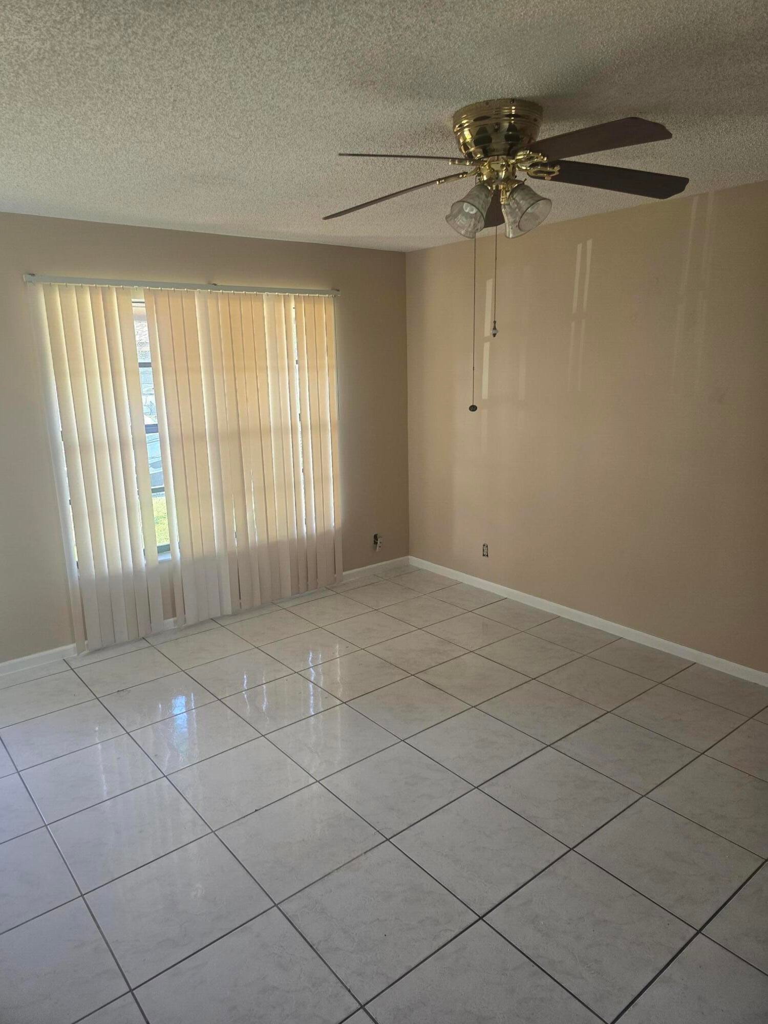2BR – RNT at 4290 Royal Banyan Way #B
