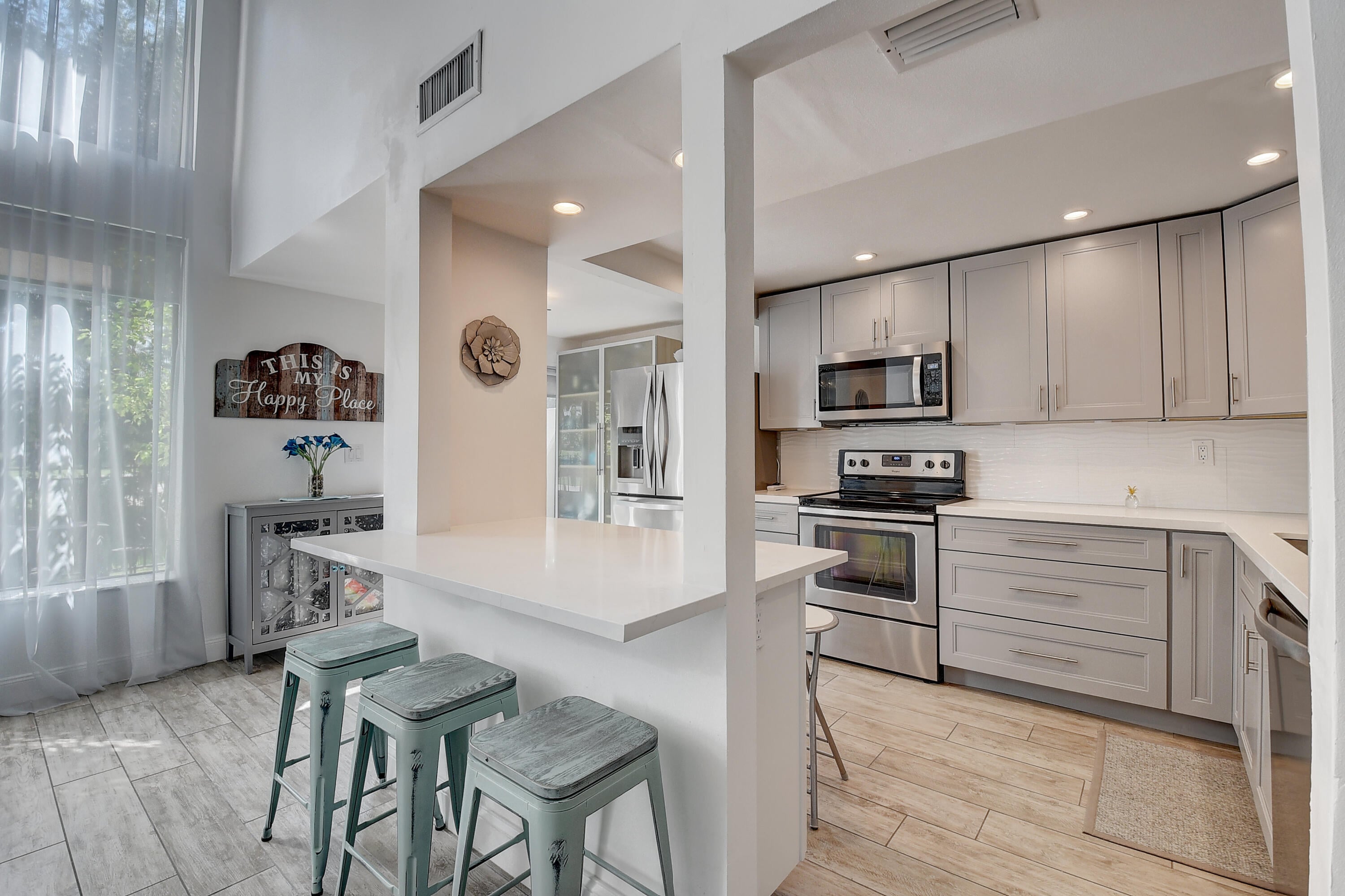 3BR – Townhouse at 6595 Parkview Drive #A