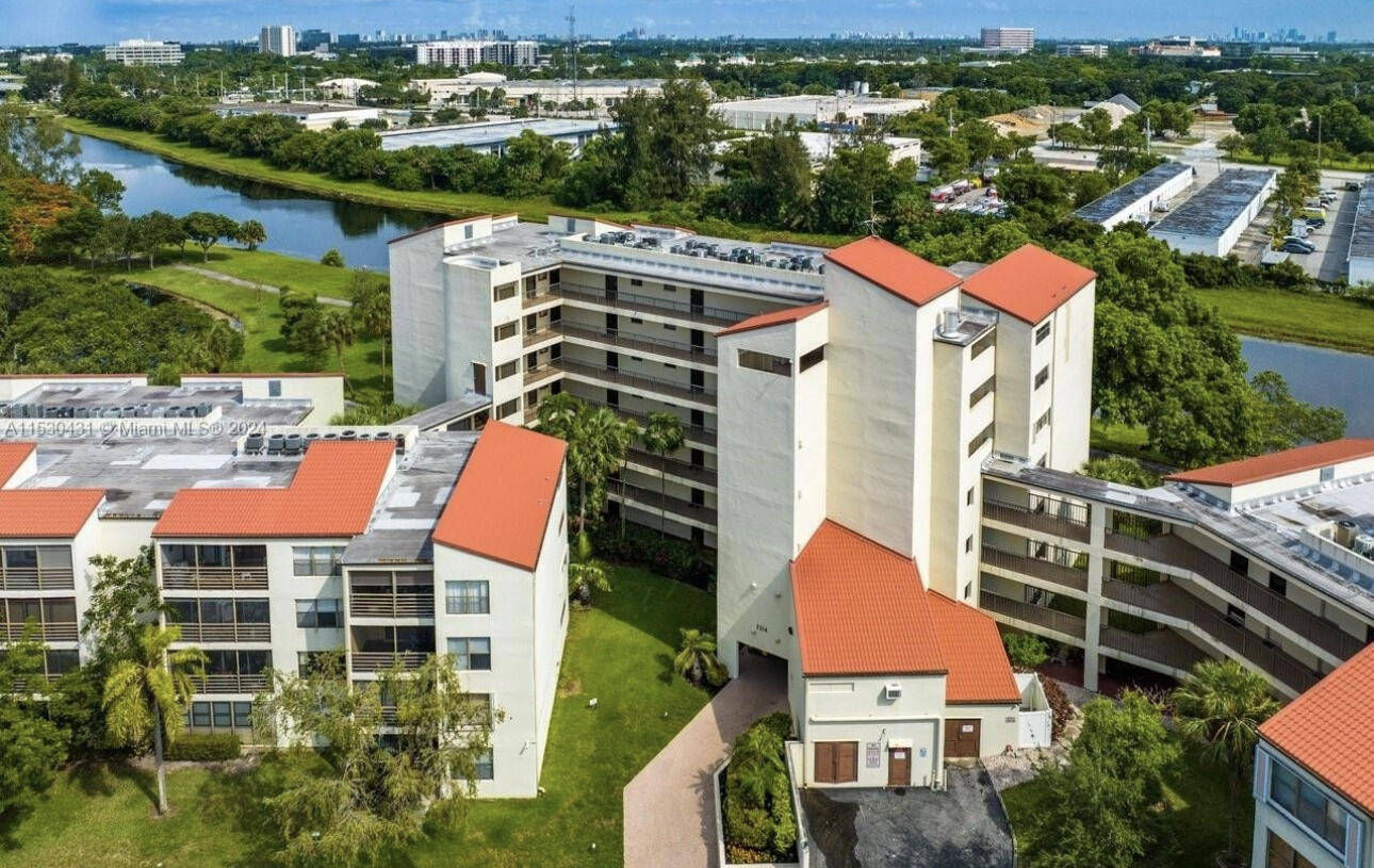 1BR – Condominium at 2314 S Cypress Bend Drive #Unit 313