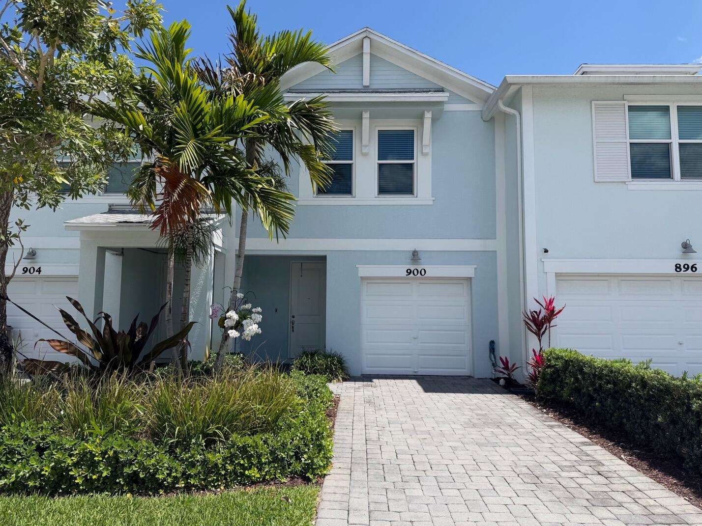 3BR – Townhouse at 900 Seabright Avenue