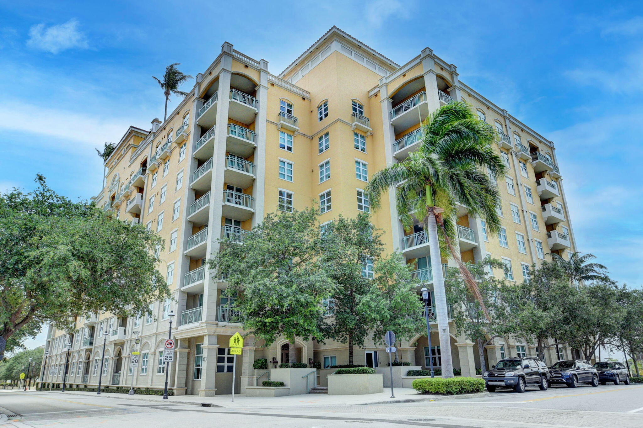 2BR – Condominium at 403 S Sapodilla Avenue #307