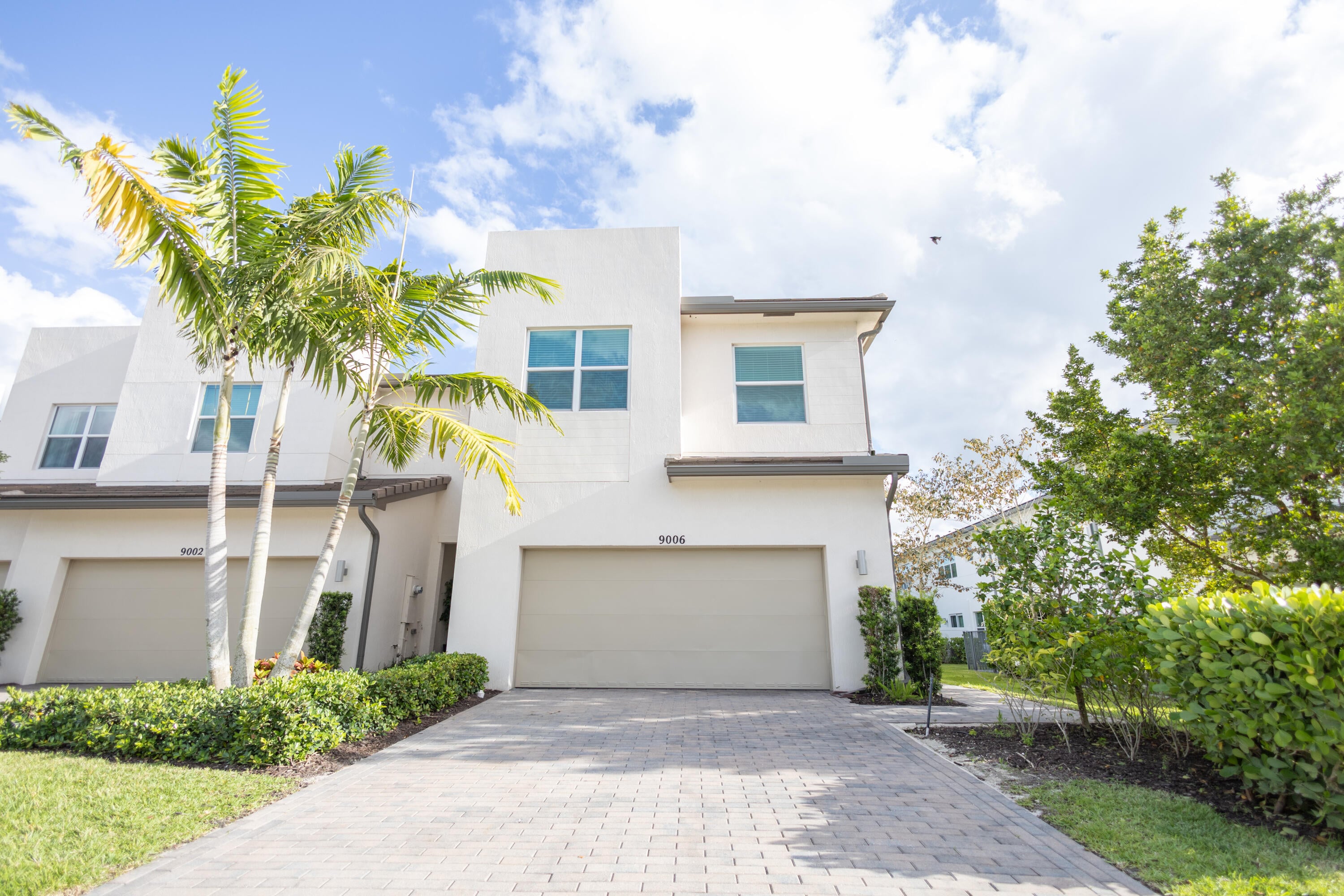 3BR – Townhouse at 9006 Zevon Court