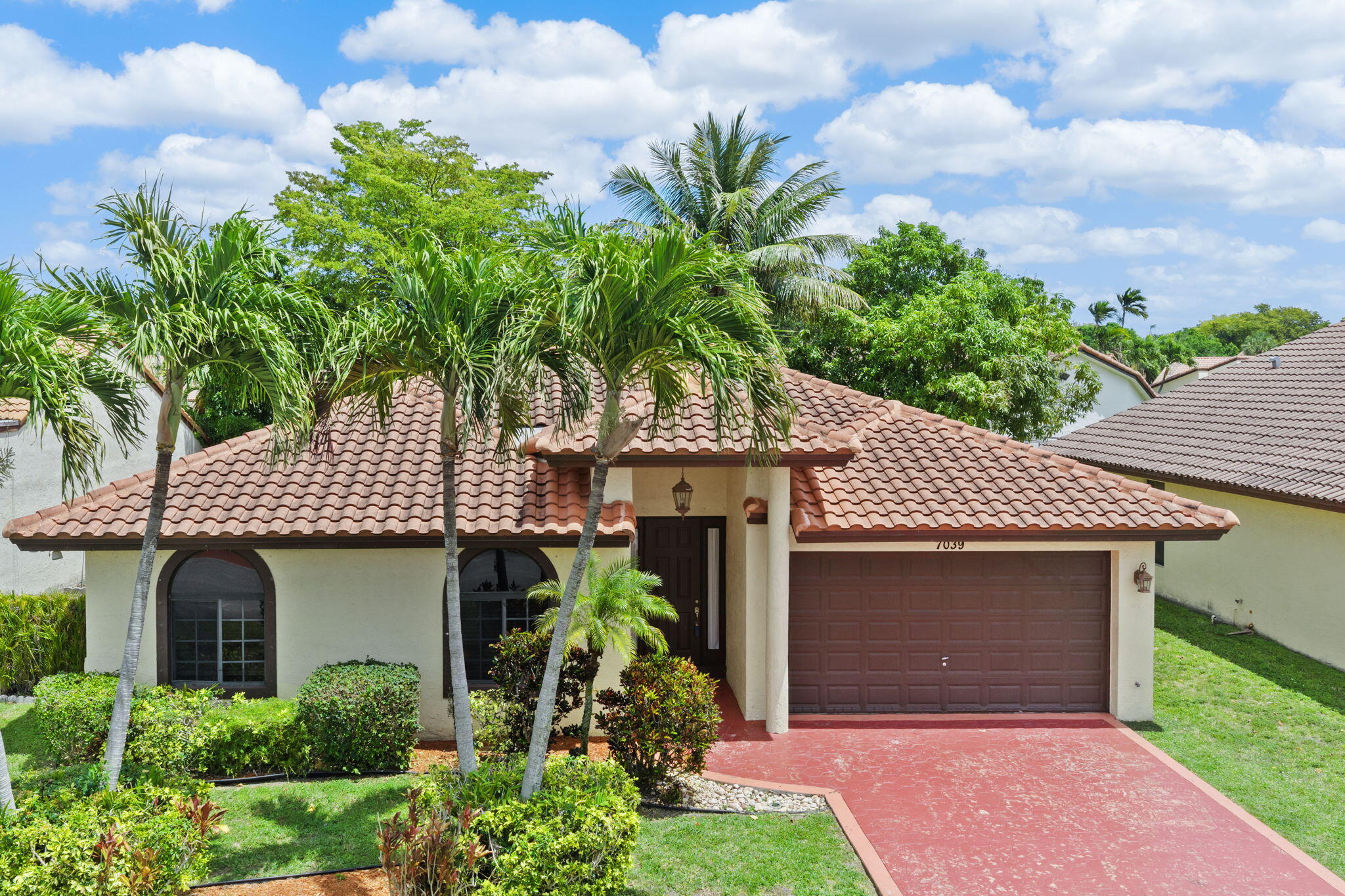 3BR – SingleFamilyResidence at 7039 Golf Pointe Circle