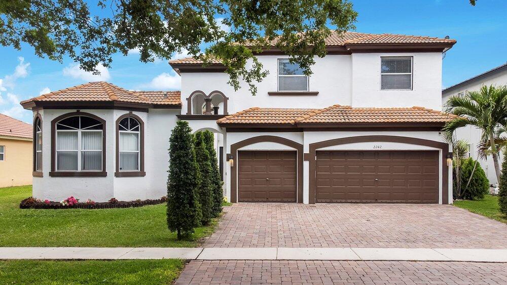 6BR – SingleFamilyResidence at 2242 SW 130th Terrace