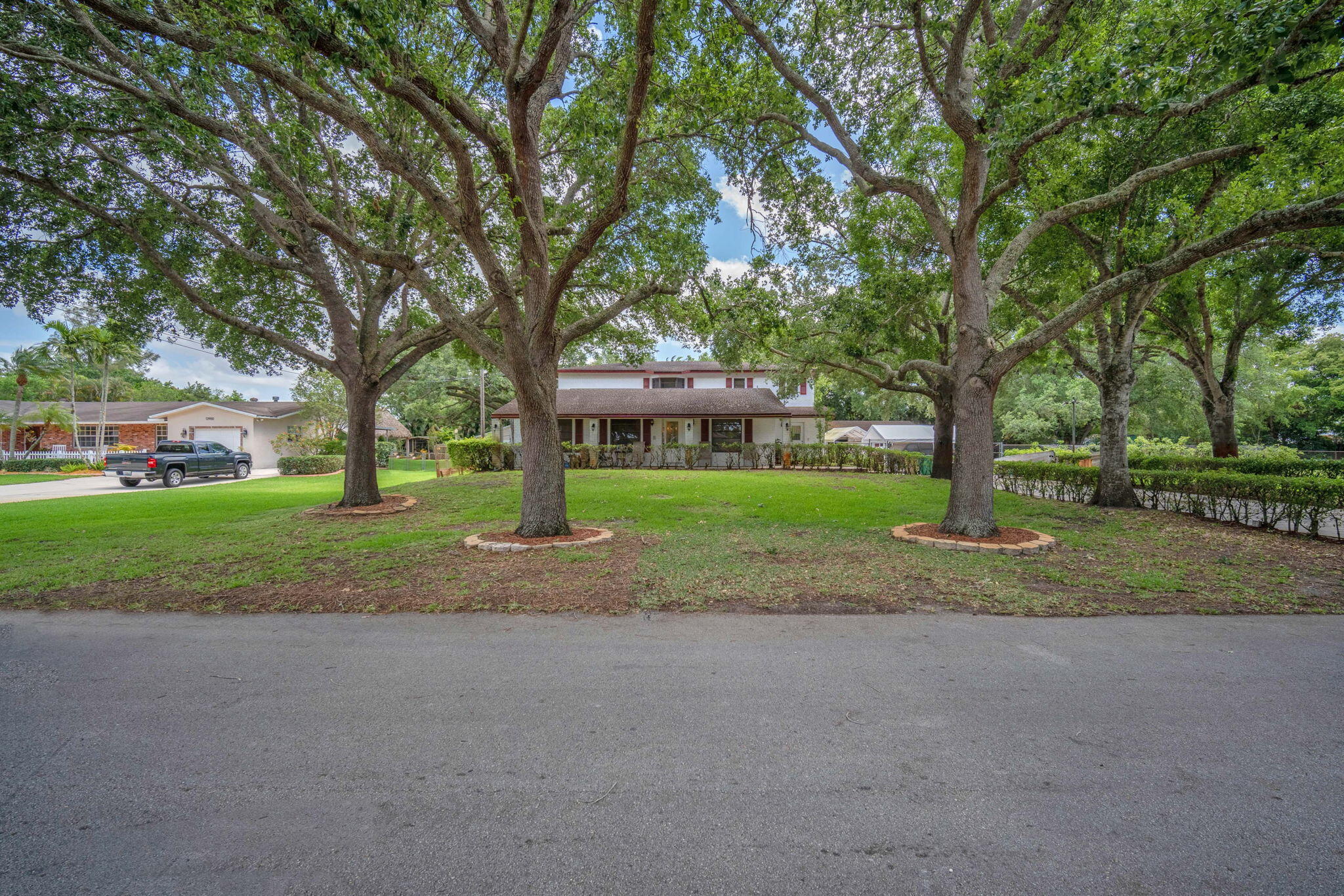 5BR – SingleFamilyResidence at 13930 SW 36th Court
