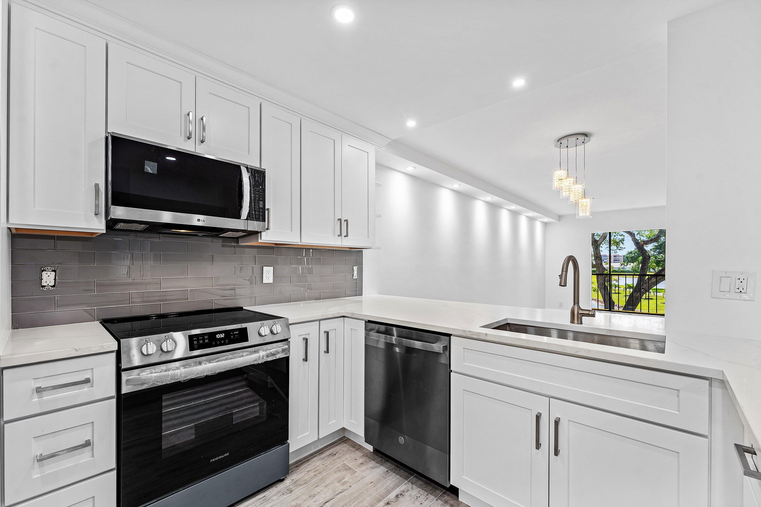 2BR – Condominium at 7192 Huntington Lane #208