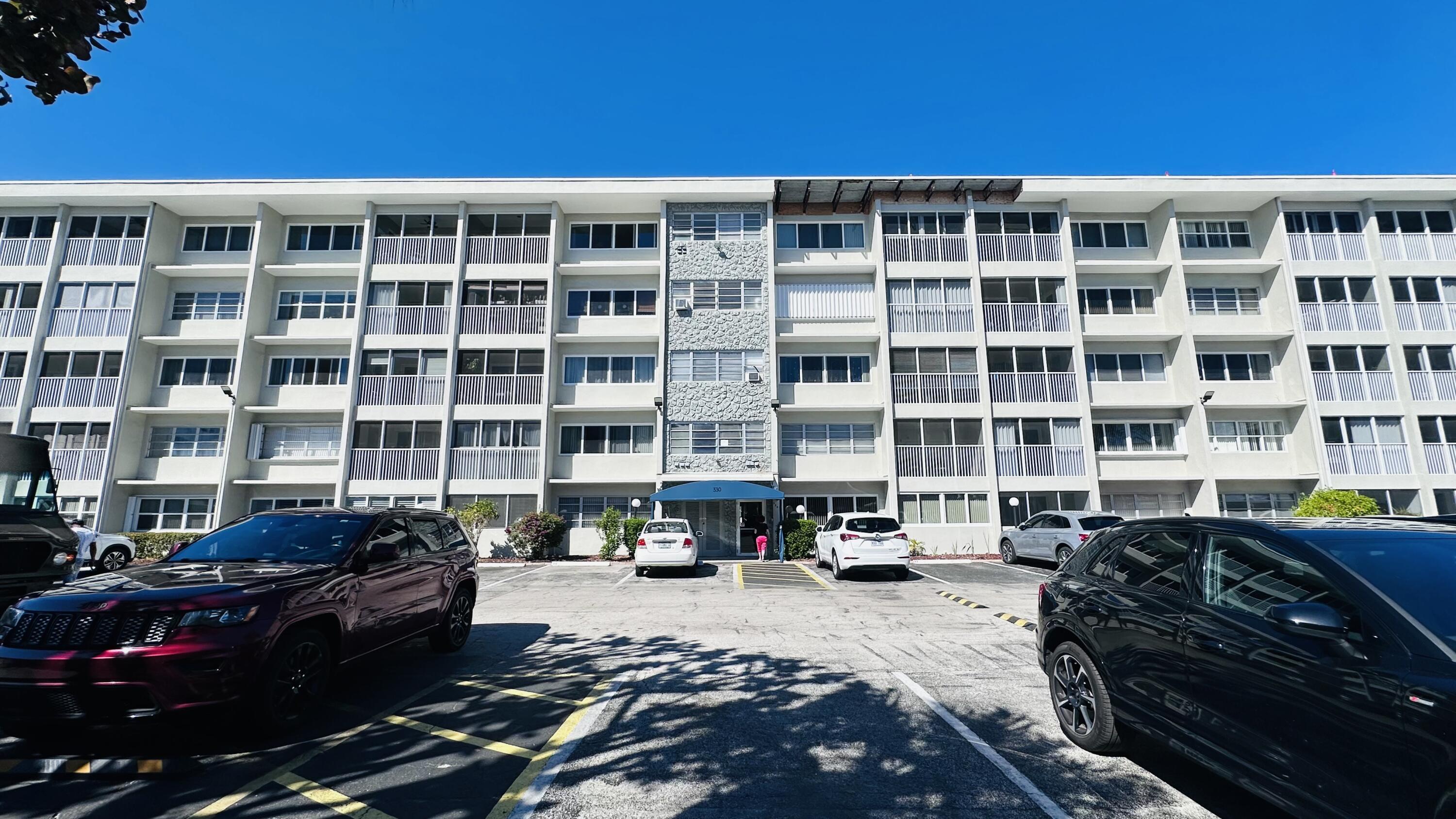 1BR – Condominium at 330 SE 2nd Street #202g