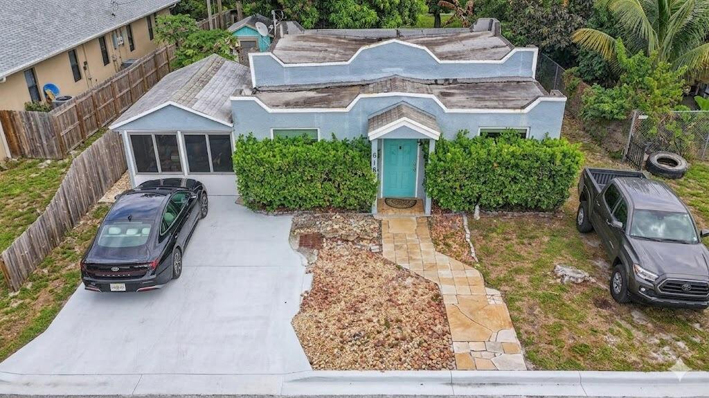 3BR – SingleFamilyResidence at 618 S Pine Street