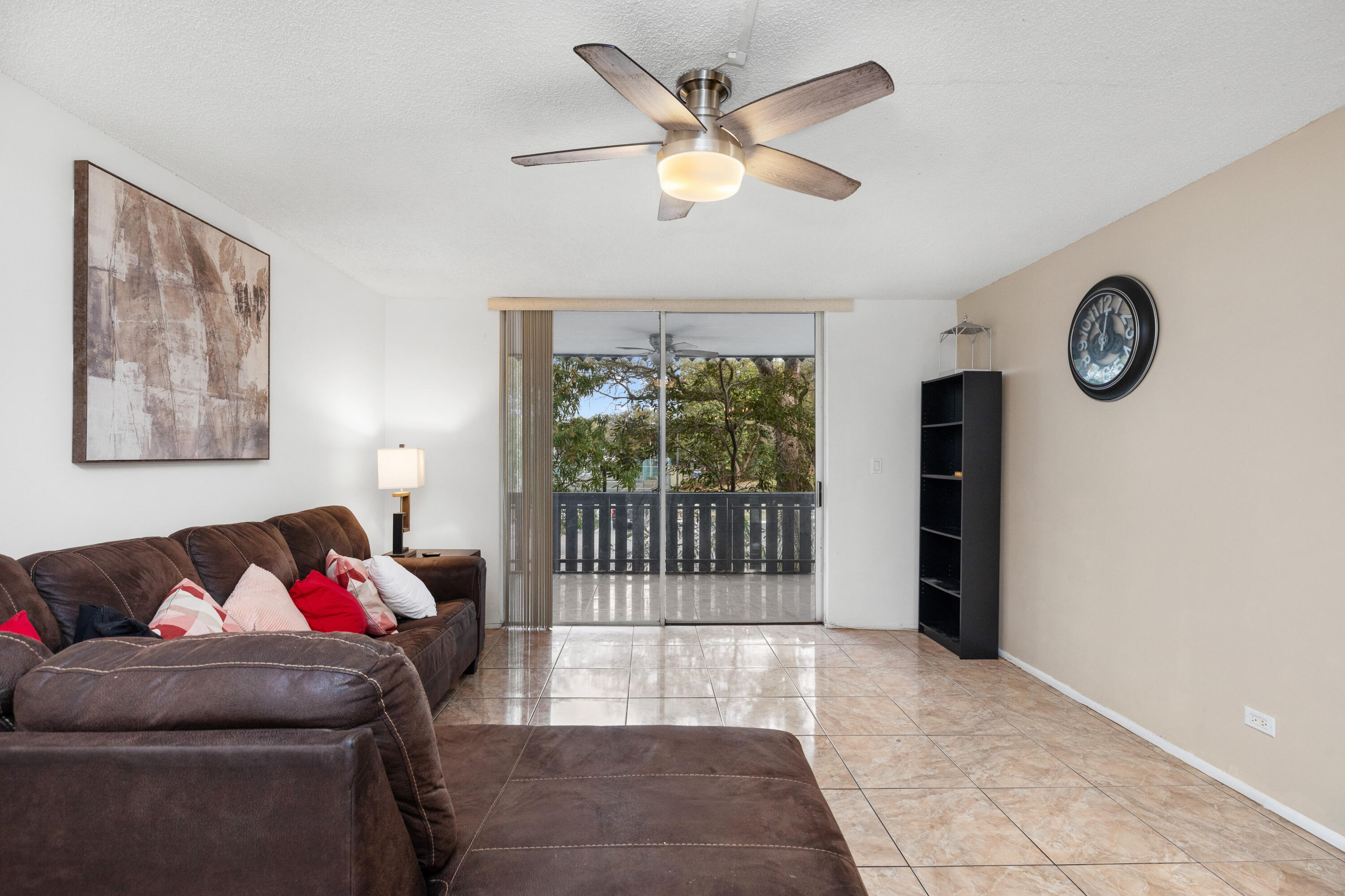 1BR – Condominium at 3710 Inverrary Drive #2G