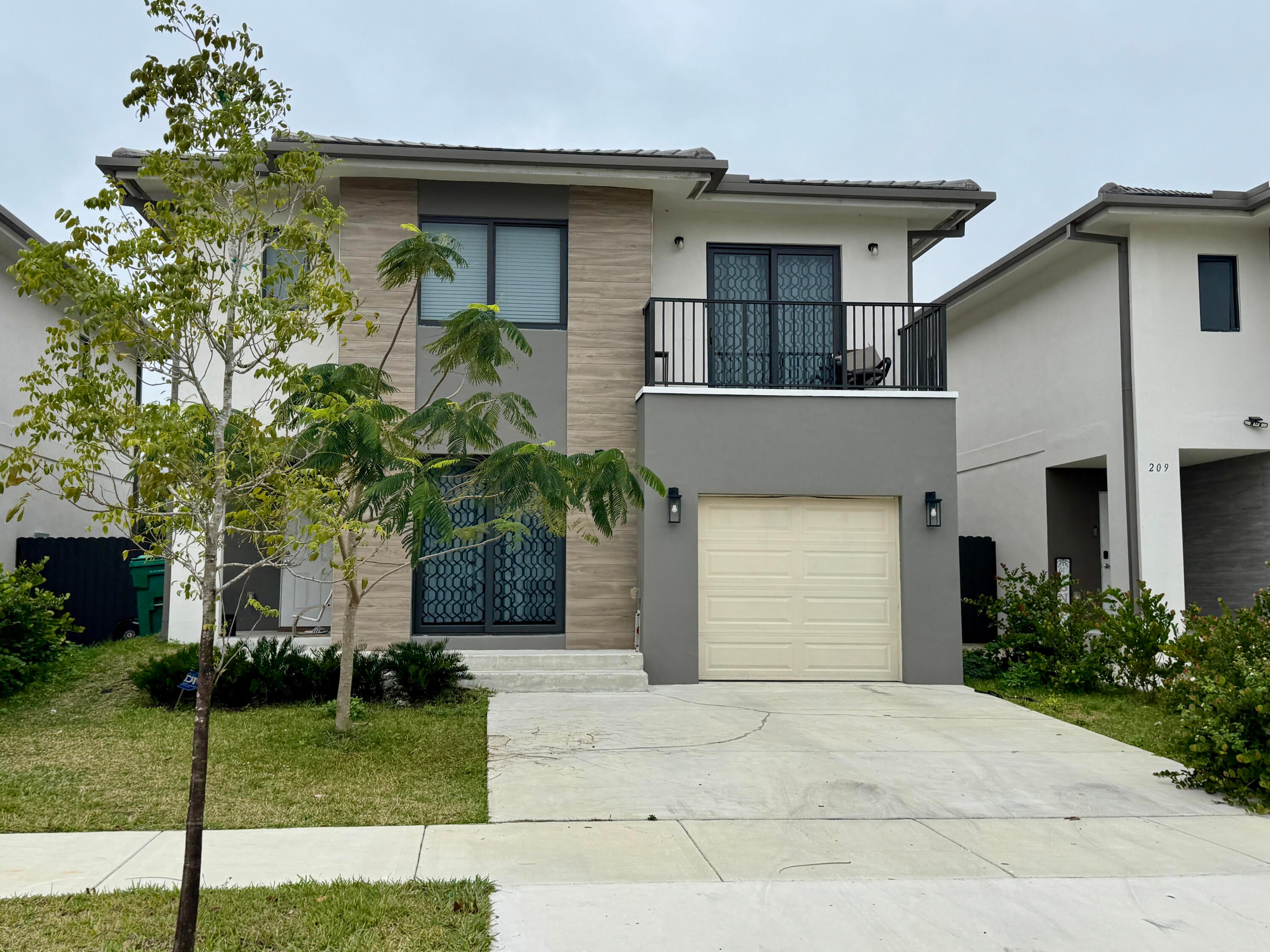 5BR – SingleFamilyResidence at 205 NW 12th Court