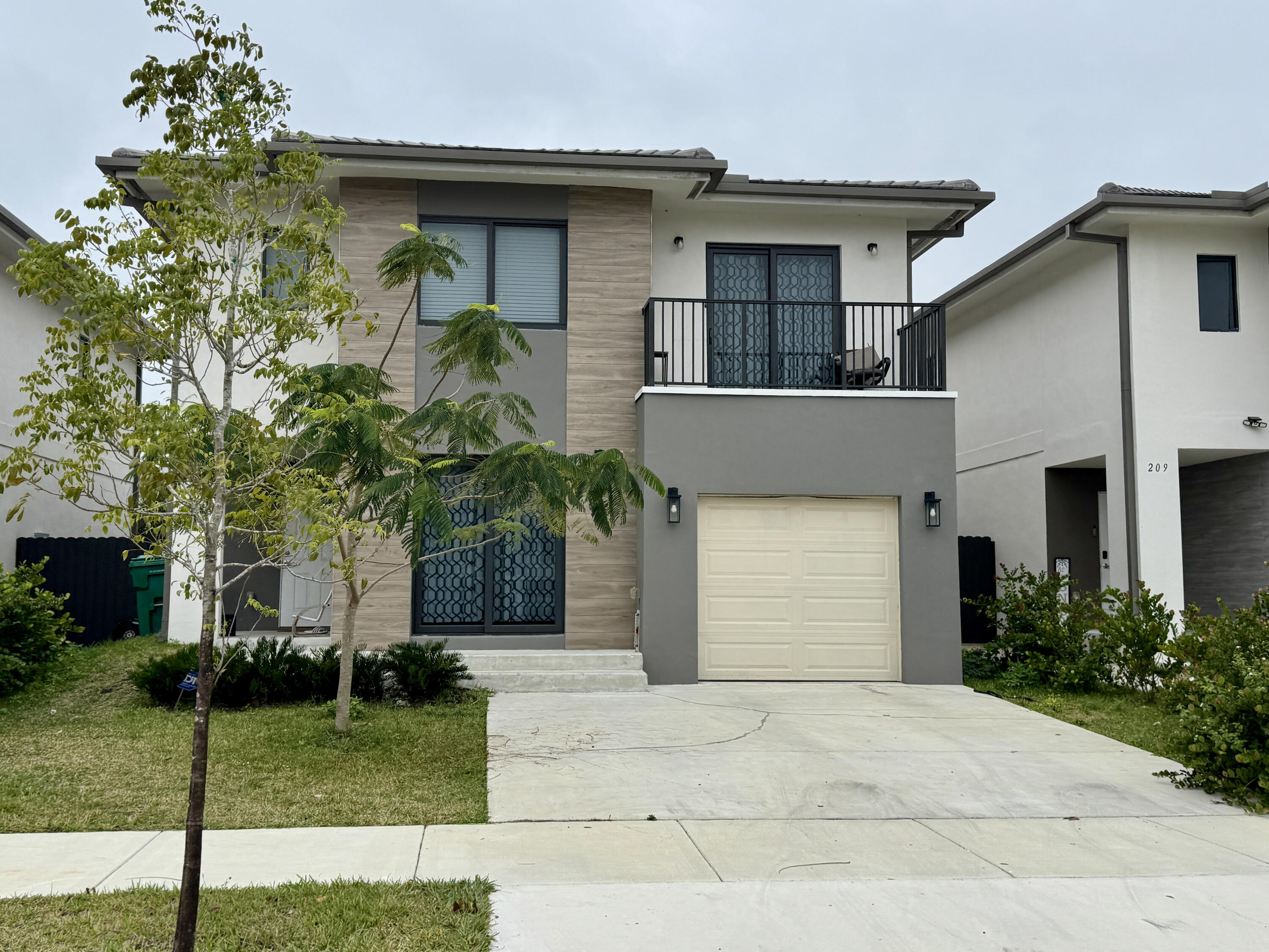 5BR – SingleFamilyResidence at 205 NW 12th Court
