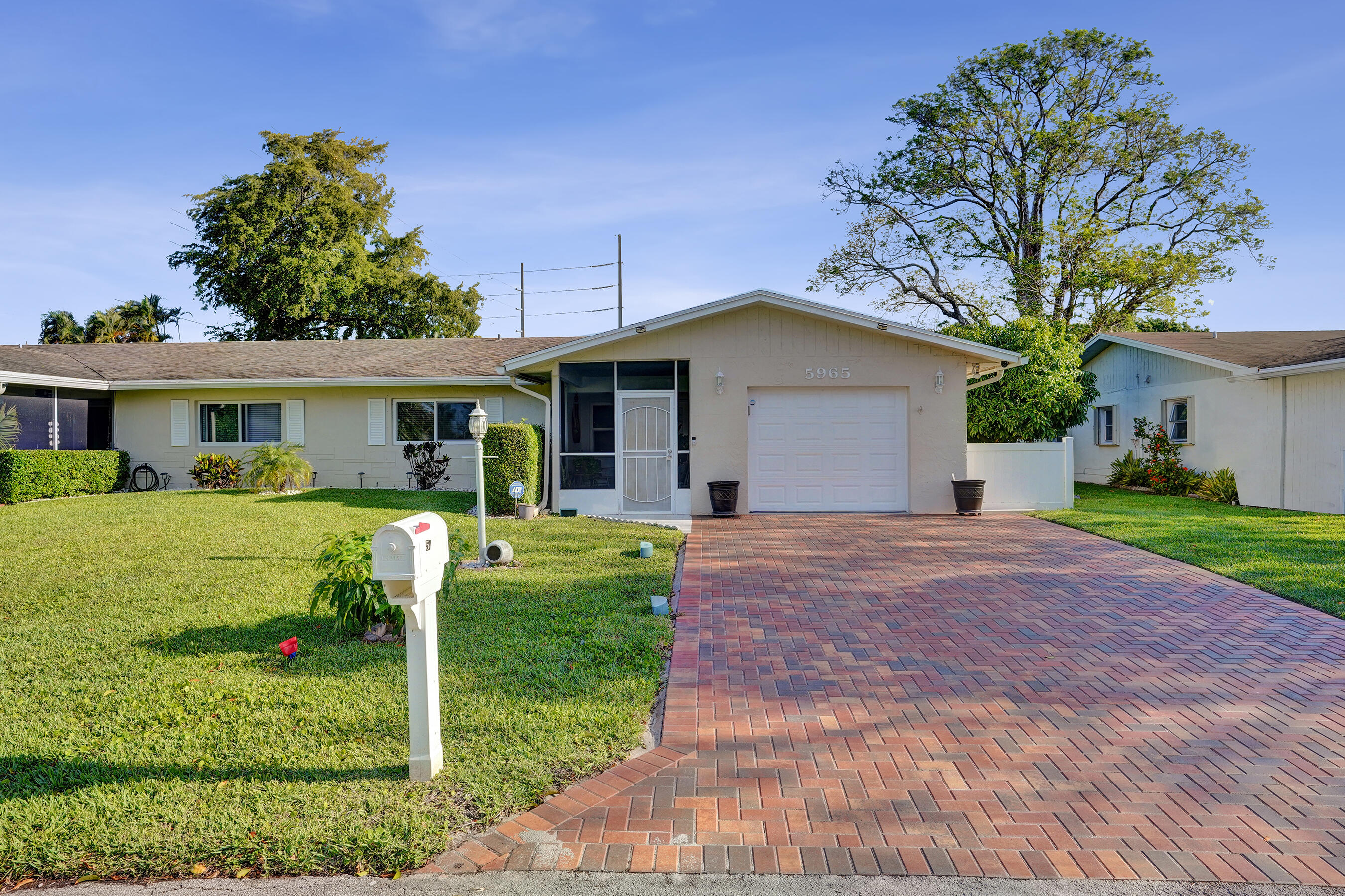 3BR – RES at 5965 Los Alamos Lane