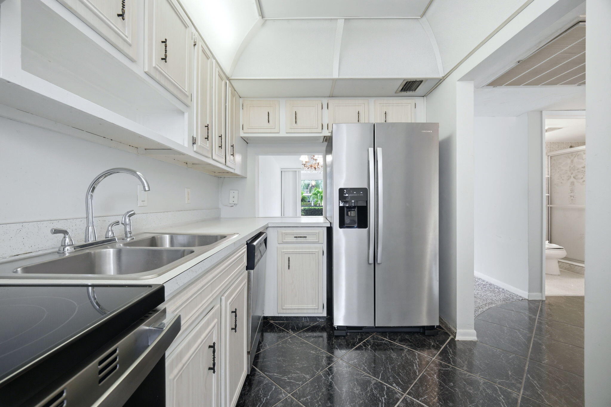 2BR – Condominium at 4500 N Federal Highway #125c