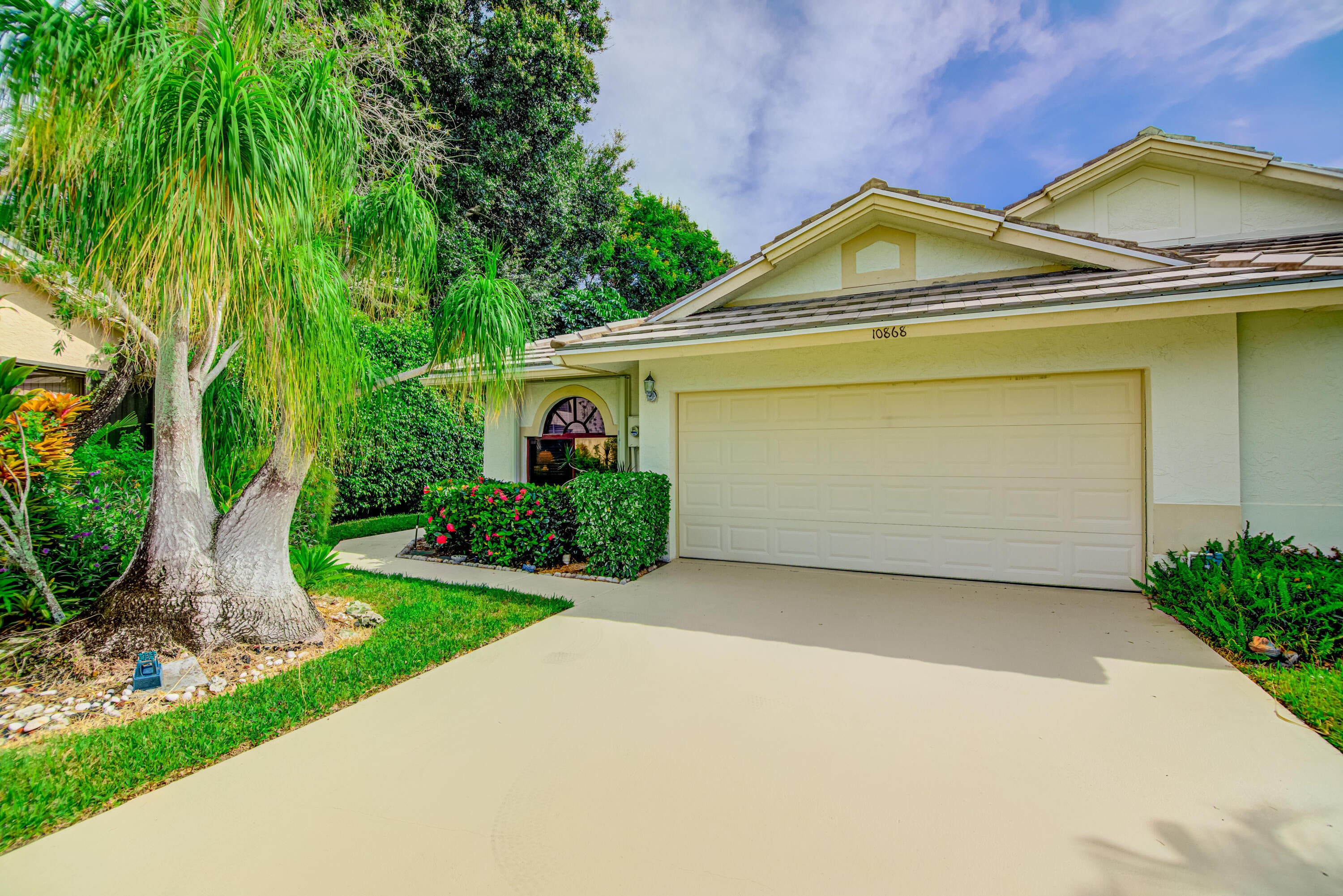 3BR – Townhouse at 10868 Stafford Circle N