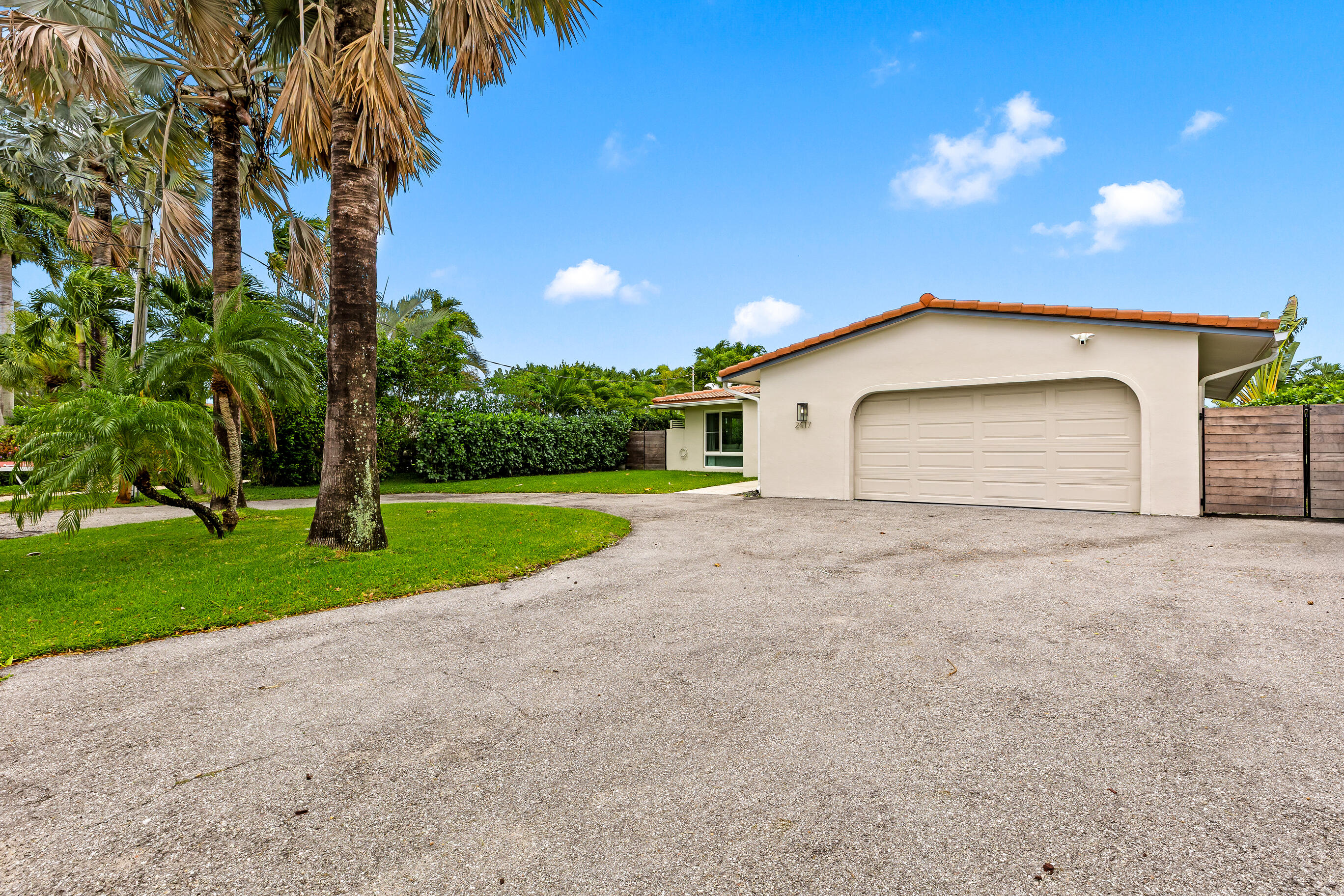 3BR – SingleFamilyResidence at 2417 NE 19th Avenue