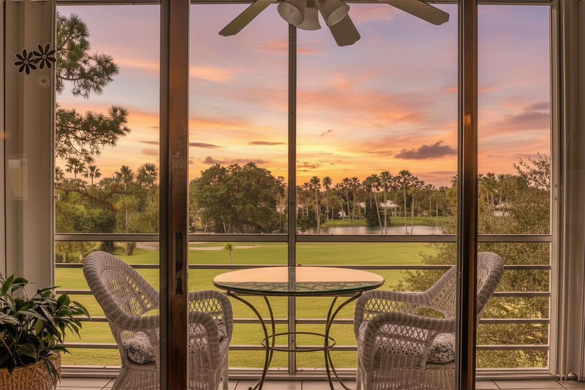 2BR – Condominium at 3871 Via Poinciana #404
