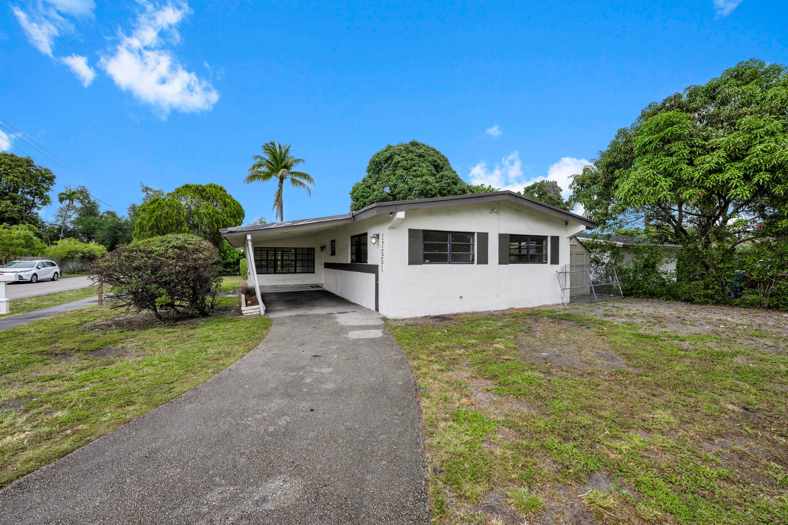 3BR – SingleFamilyResidence at 17551 NE 5th Avenue