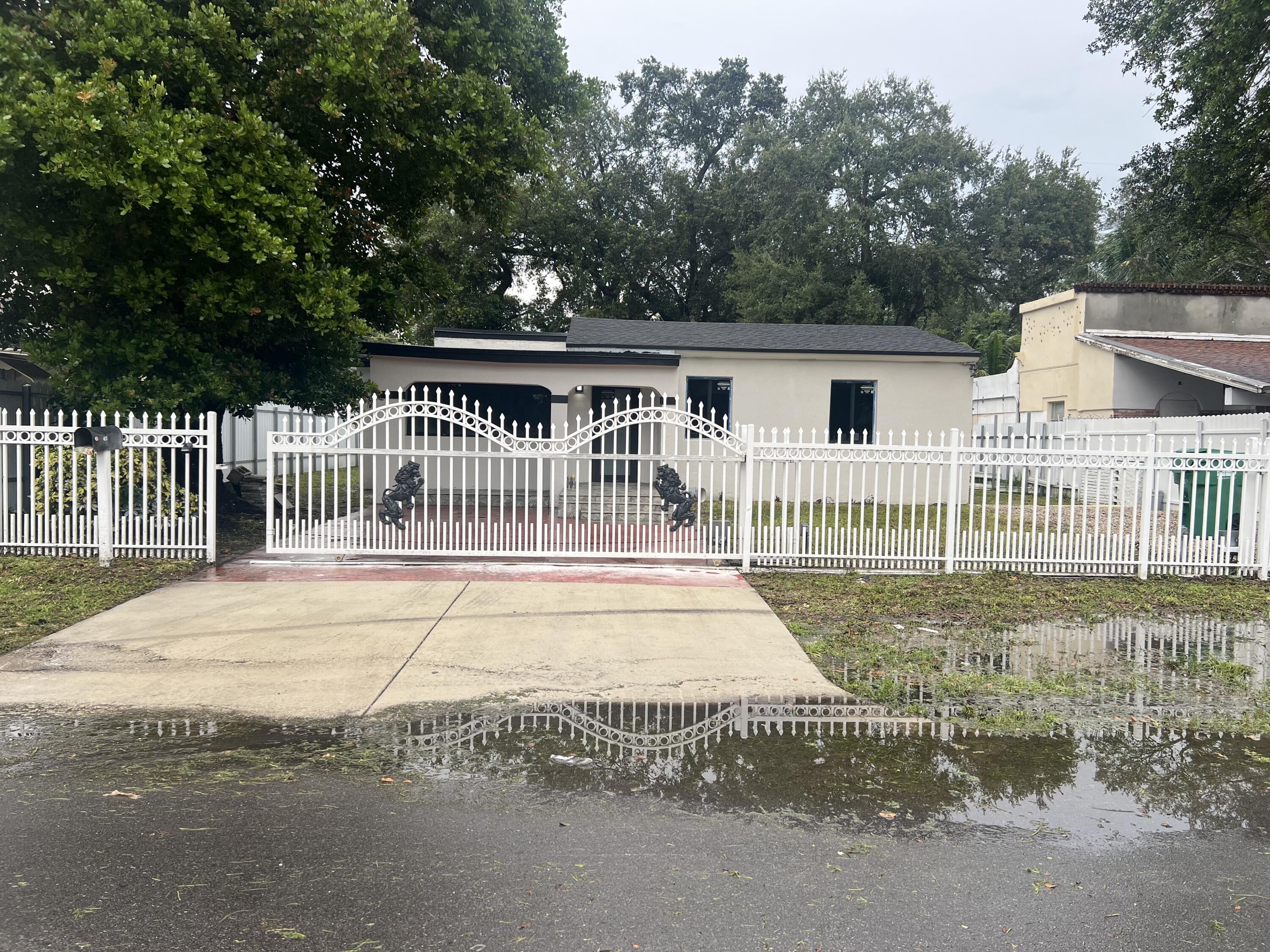 5BR – SingleFamilyResidence at 413 NE 162nd Street