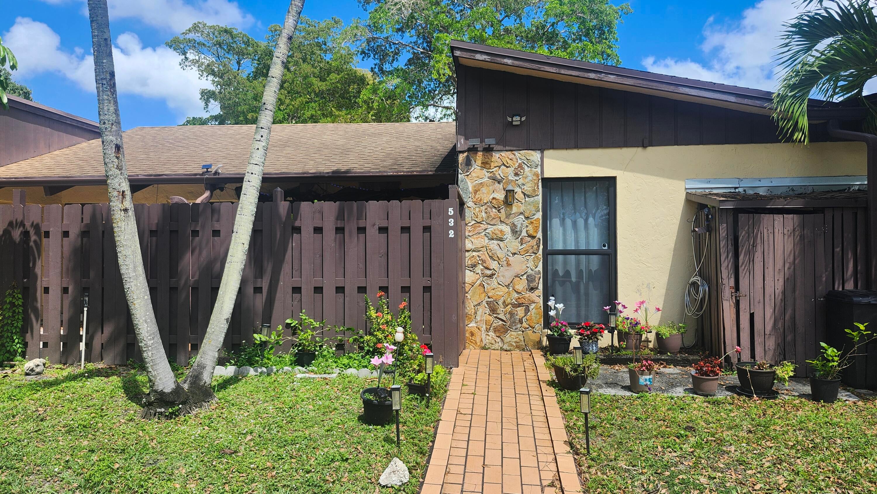 2BR – Condominium at 532 Briarwood Circle #2-48