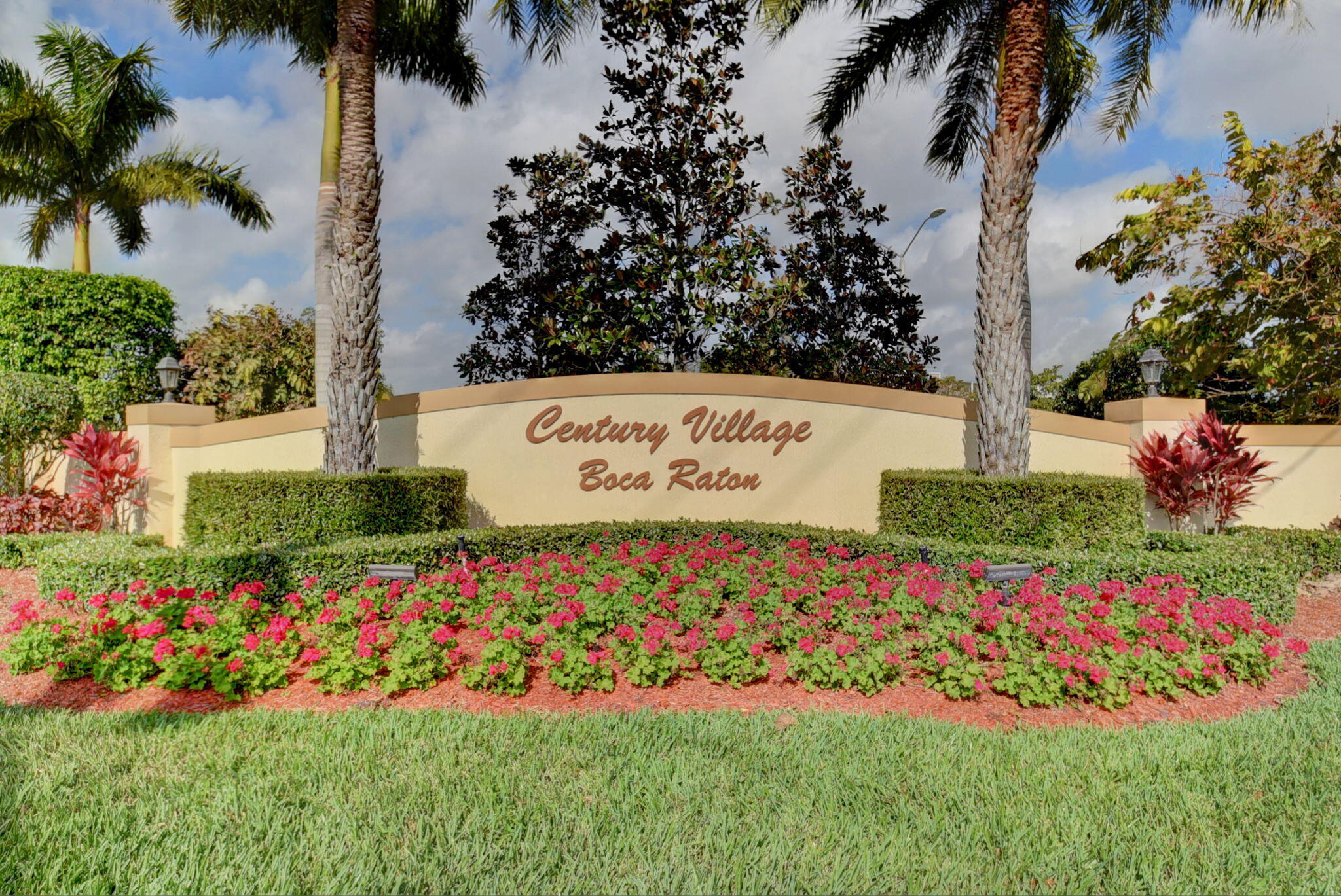 2BR – Condominium at 4022 Hythe B