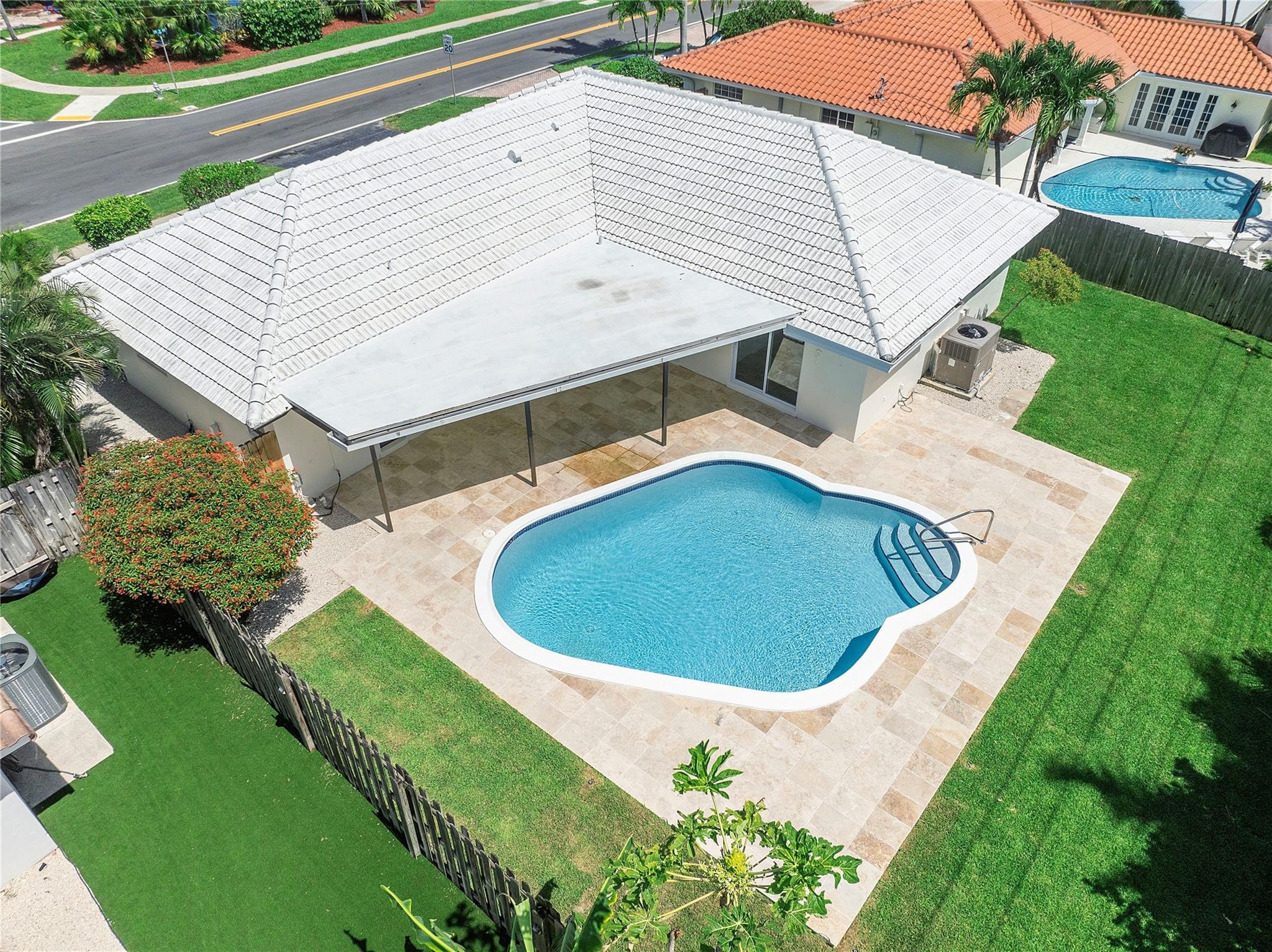 4BR – SingleFamilyResidence at 400 SW 9th Avenue