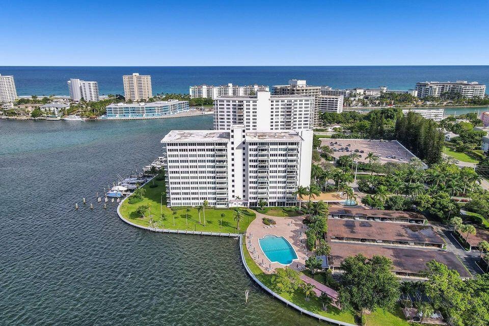 2BR – Condominium at 701 E Camino Real #4b