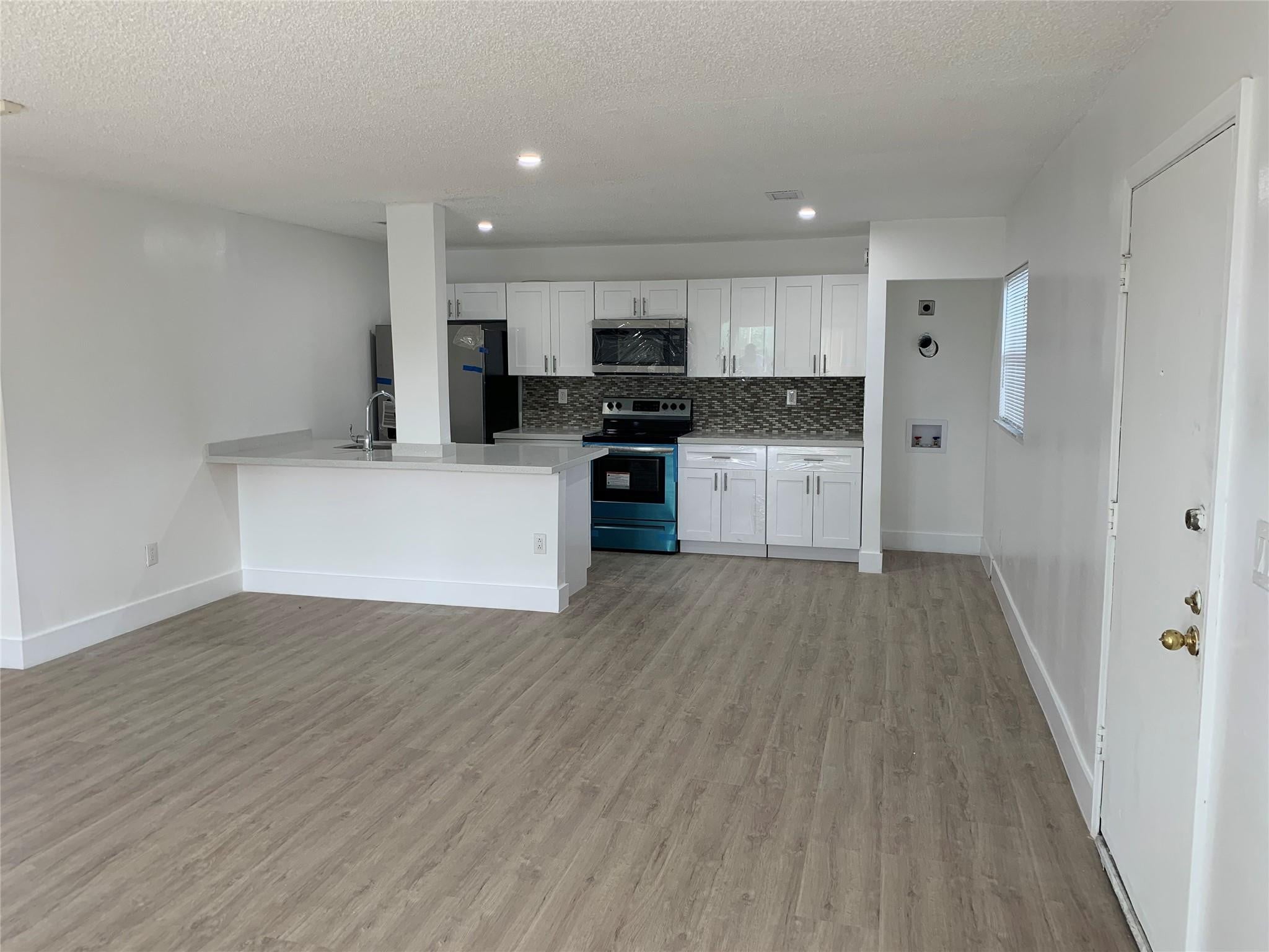 2BR – Condominium at 4121 Stirling Road #401