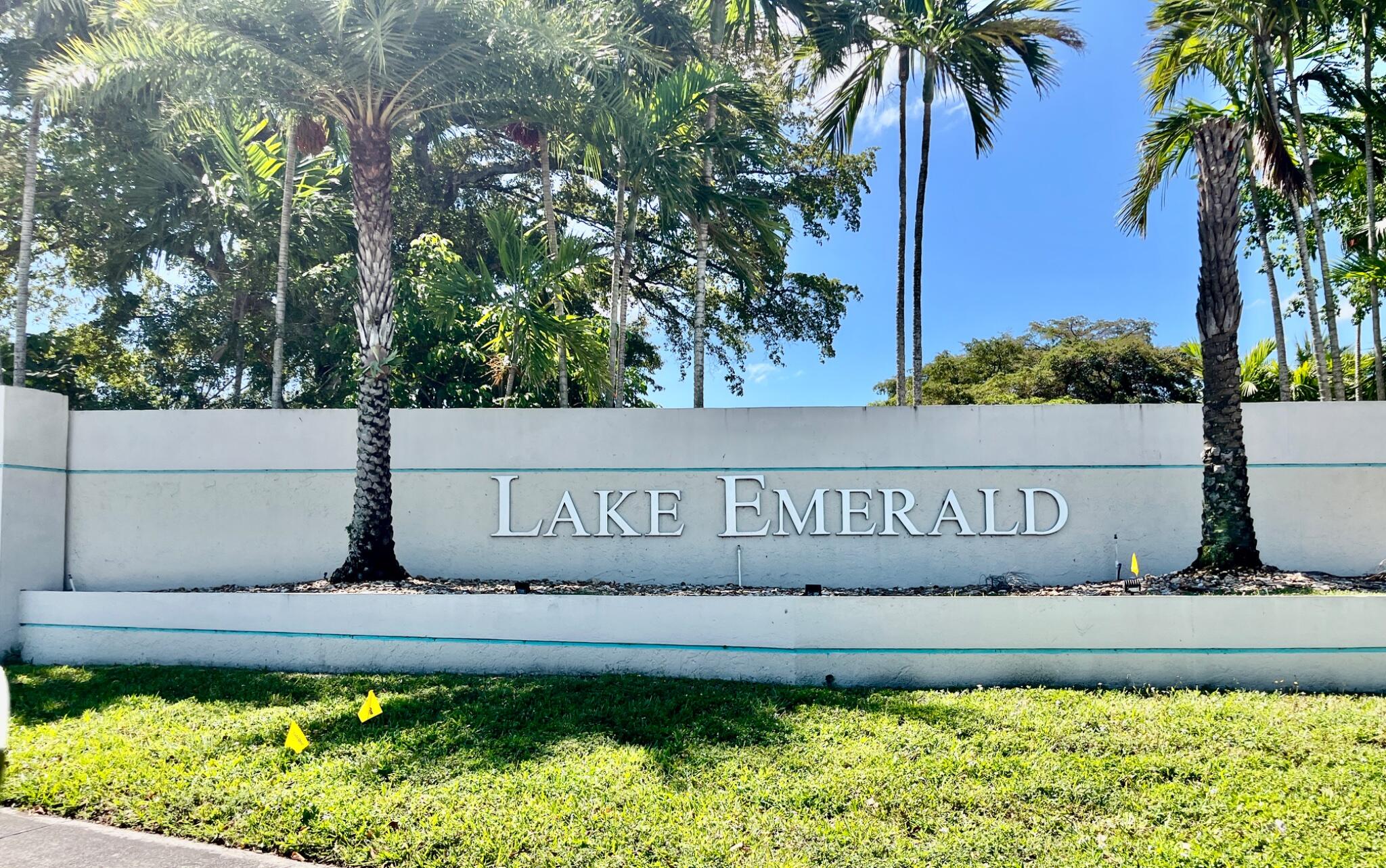 2BR – Condominium at 113 Lake Emerald Drive #209