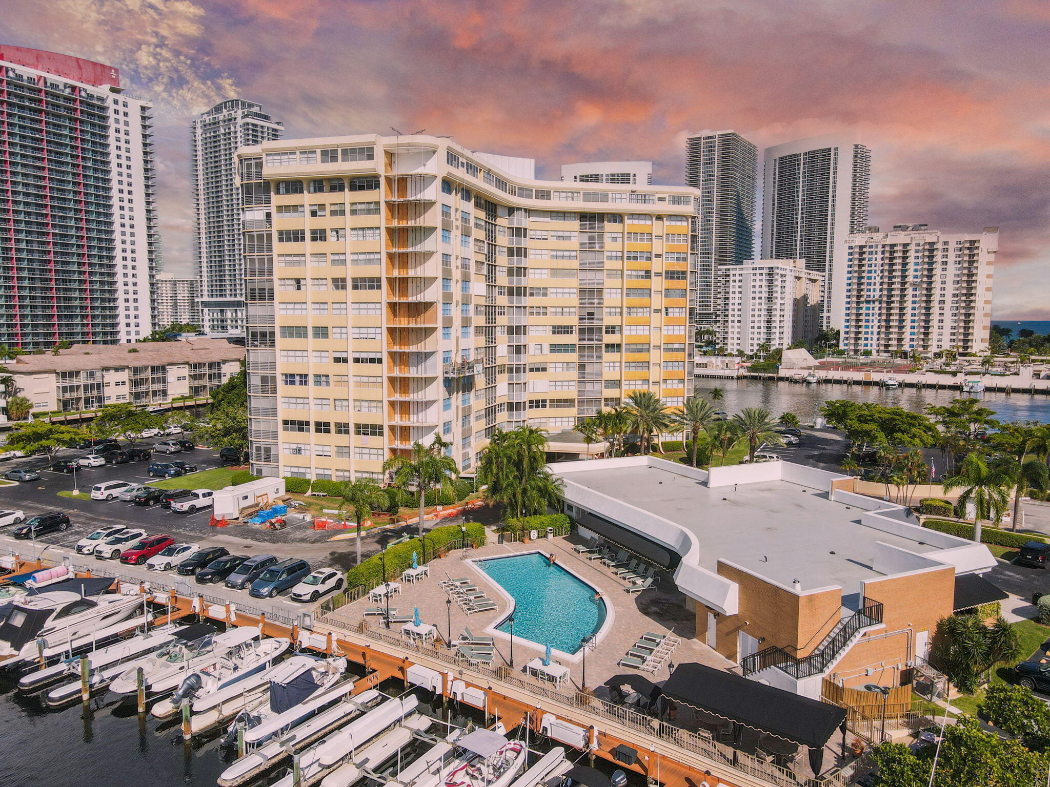2BR – Condominium at 100 Golden Isles Drive #708