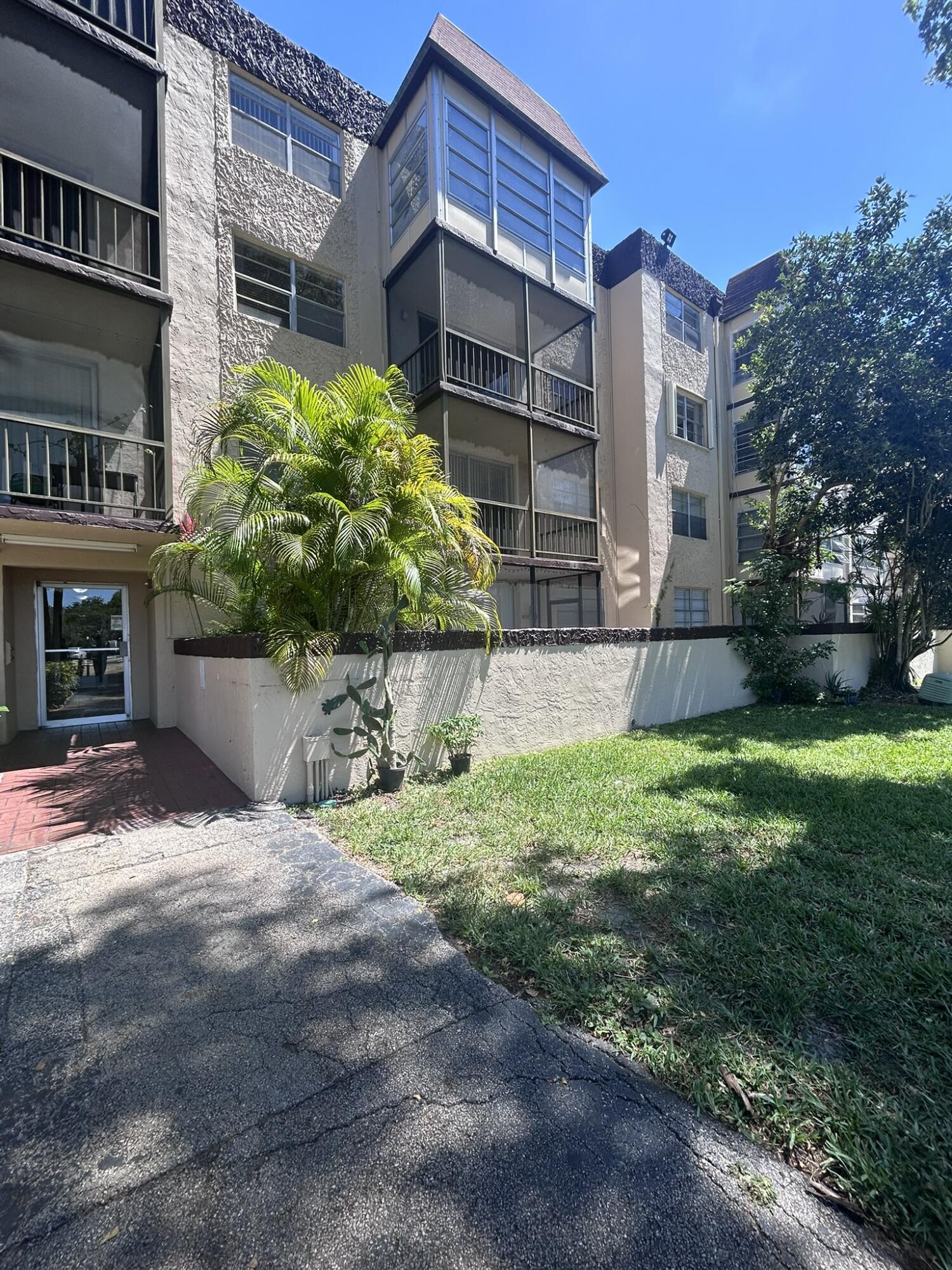 1BR – Condominium at 7300 NW 17th Street #121